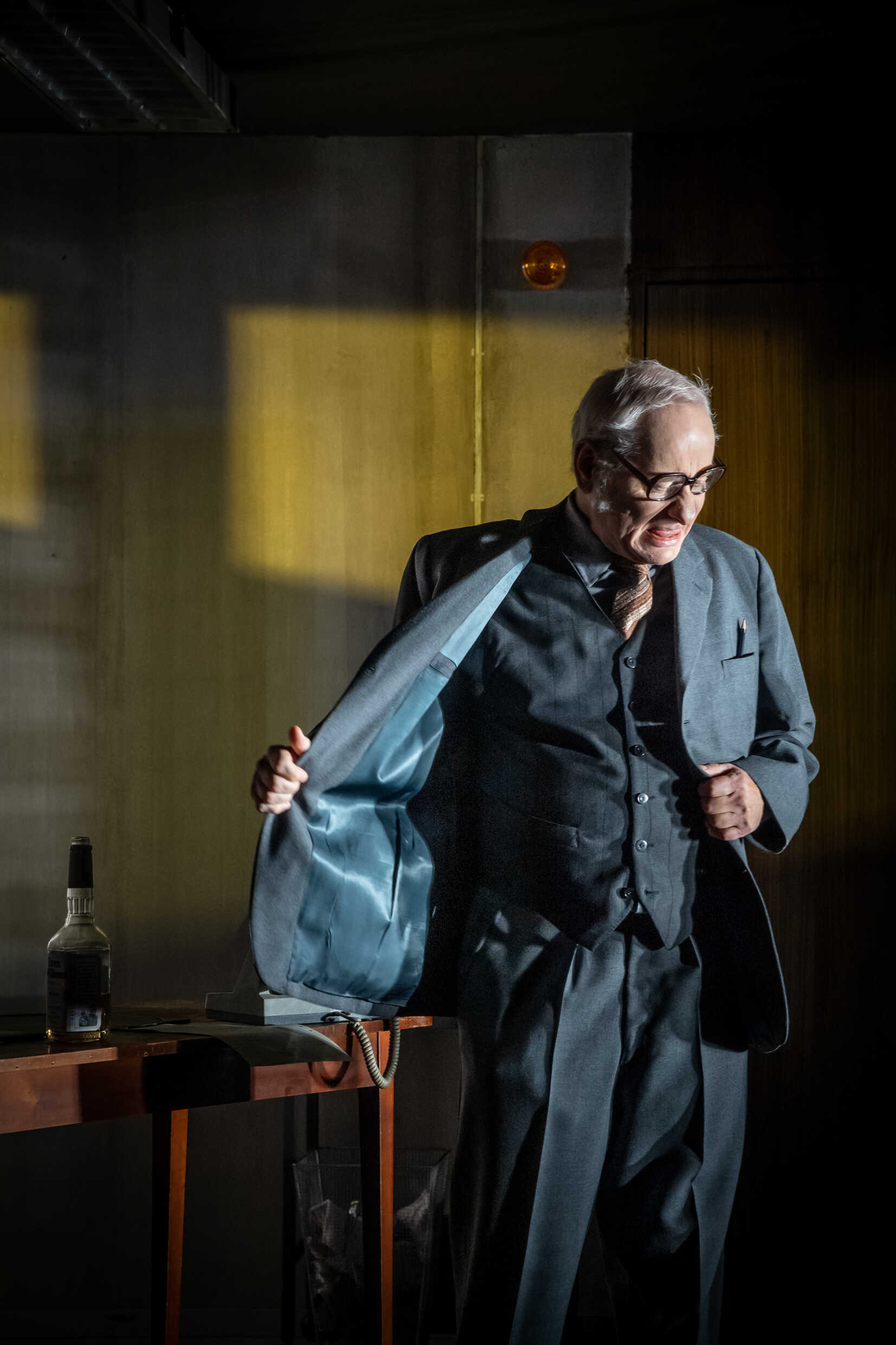 Per Sandberg i Drivhuset av Harold Pinter. Sverigepremiär 4 februari på Klarascenen, Kulturhuset Stadsteatern.