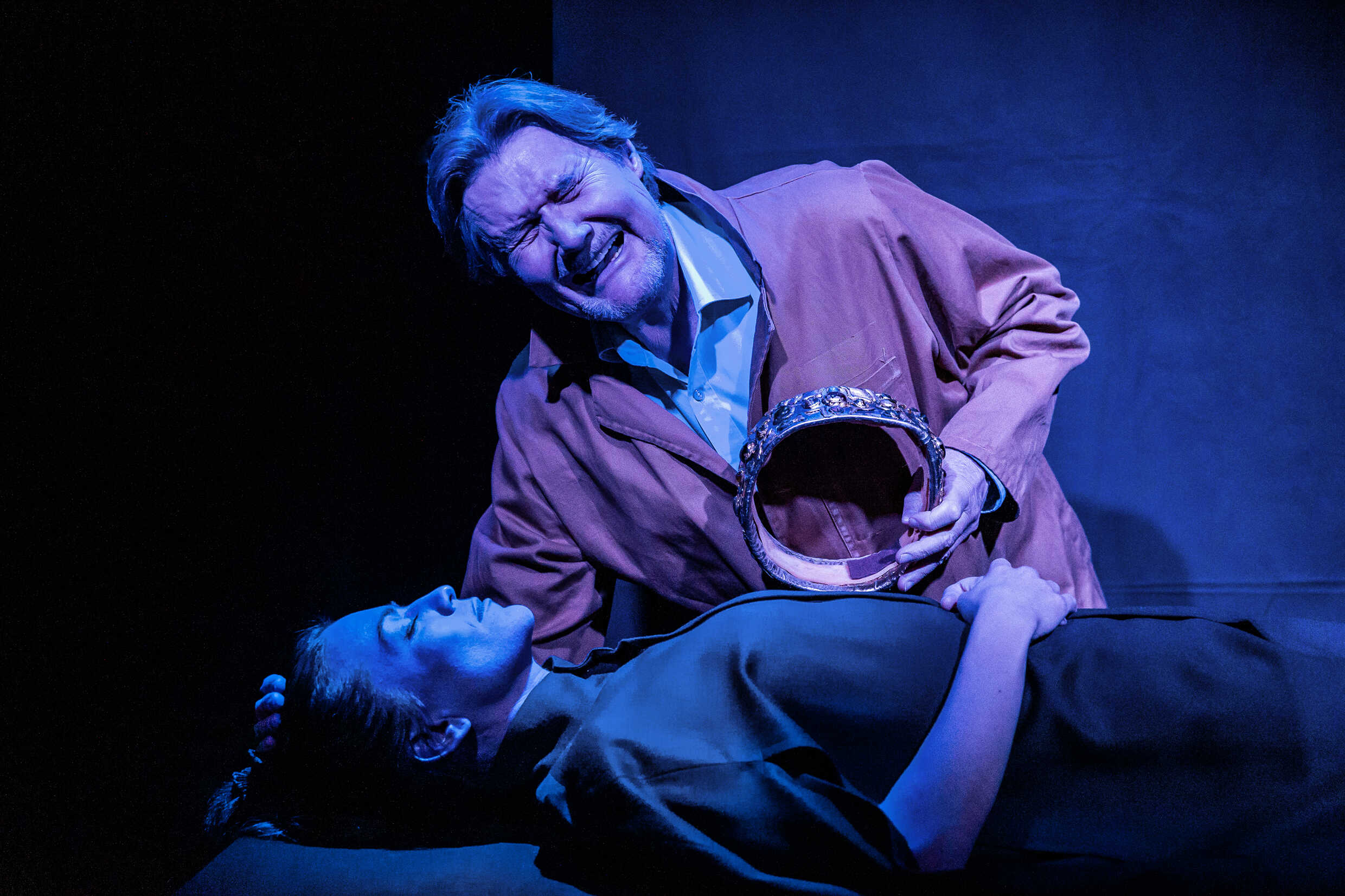 En tillfällig ensemble sätter upp Kung Lear, urpremiär 19 februari 2022 på Soppteatern, Kulturhuset Stadsteatern. På bild Johan Rabaeus och Johanna Lazcano.