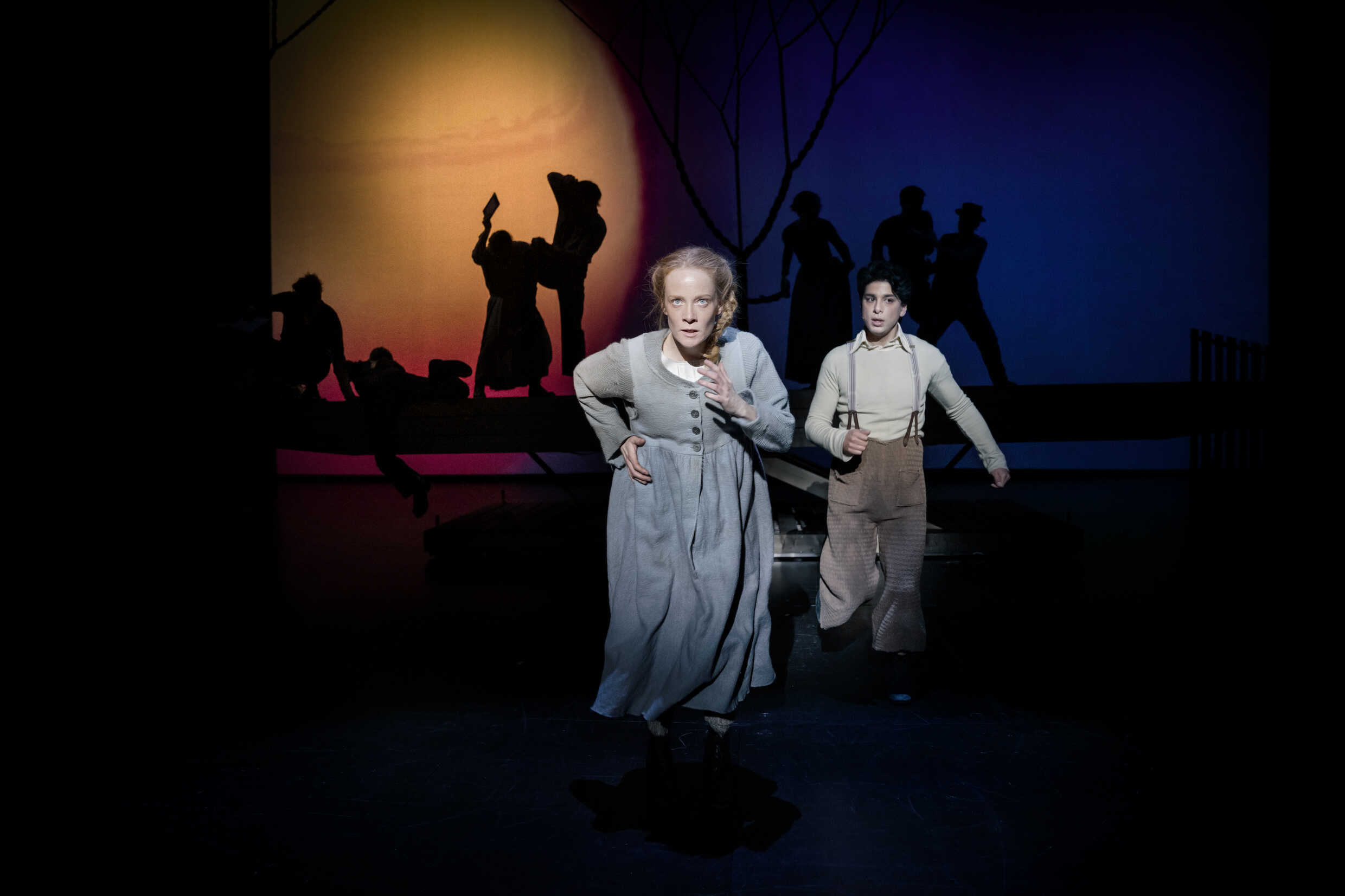 Maja Rung och Carlos Romero Cruz i Kulla-Gulla. Urpremiär 4 mars på Stora scenen, Kulturhuset Stadsteatern.