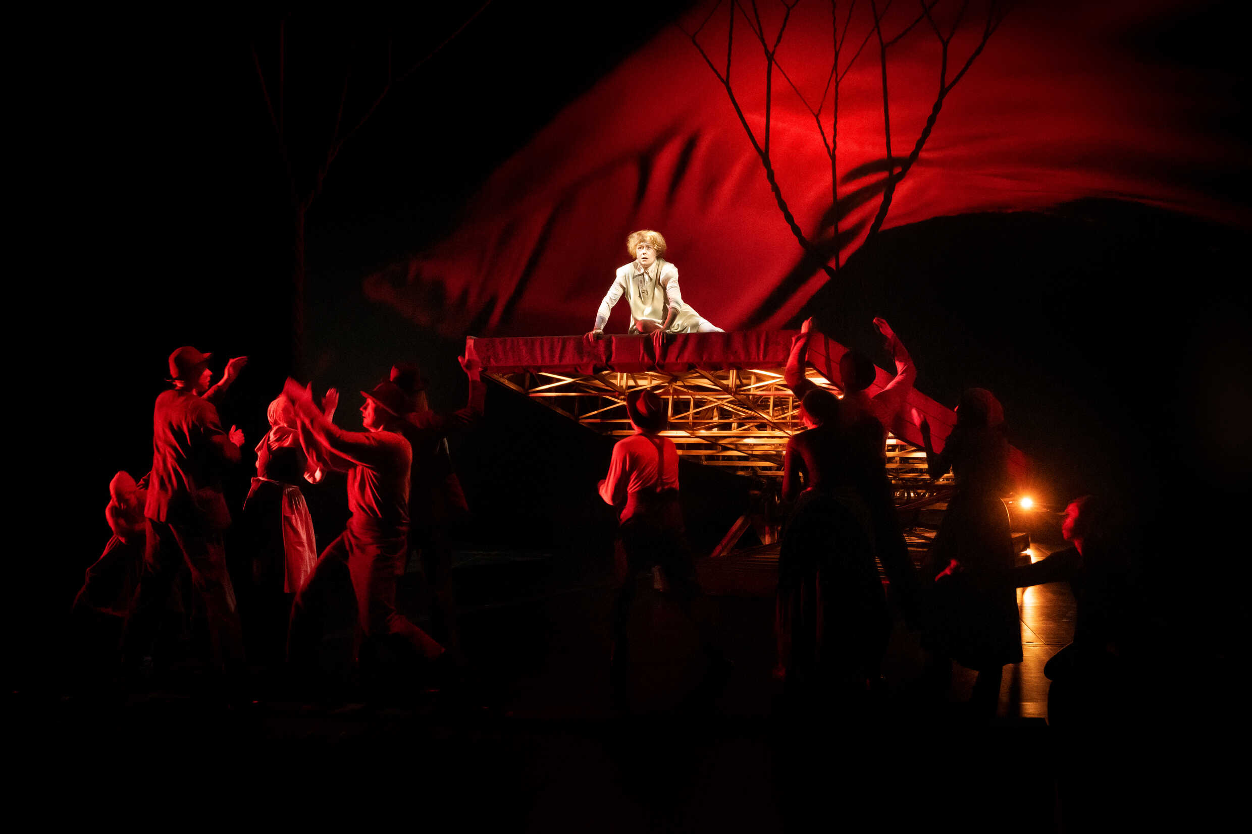 Matilda Ragnerstam och ensemblen i Kulla-Gulla. Urpremiär 4 mars på Stora scenen, Kulturhuset Stadsteatern.