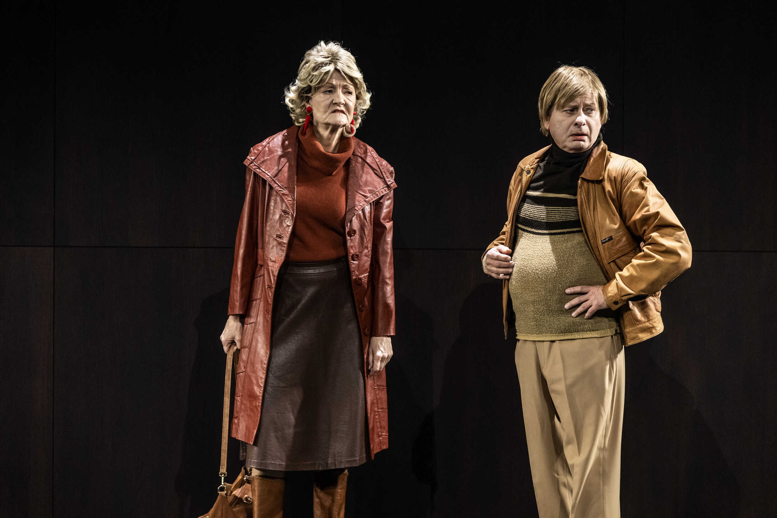 Ann Petrén och Per Sandberg i Månen och de andra planeterna. Urpremiär 22 april på Klarascenen, Kulturhuset Stadsteatern.