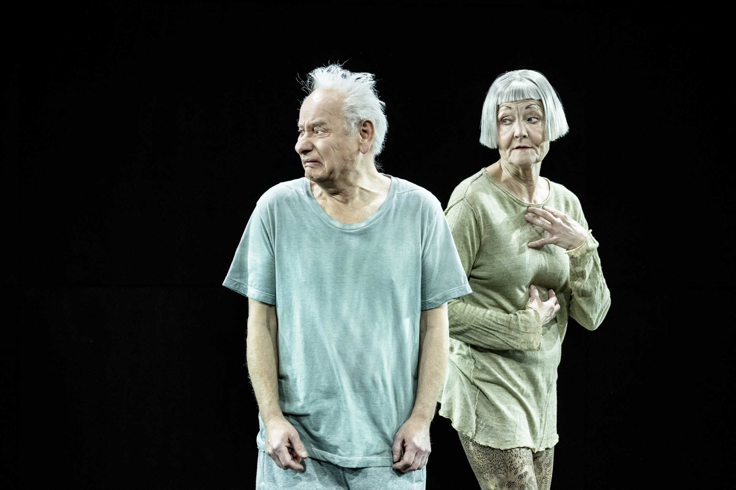 Per Sandberg och Ann Petrén i Månen och de andra planeterna. Urpremiär 22 april på Klarascenen, Kulturhuset Stadsteatern.