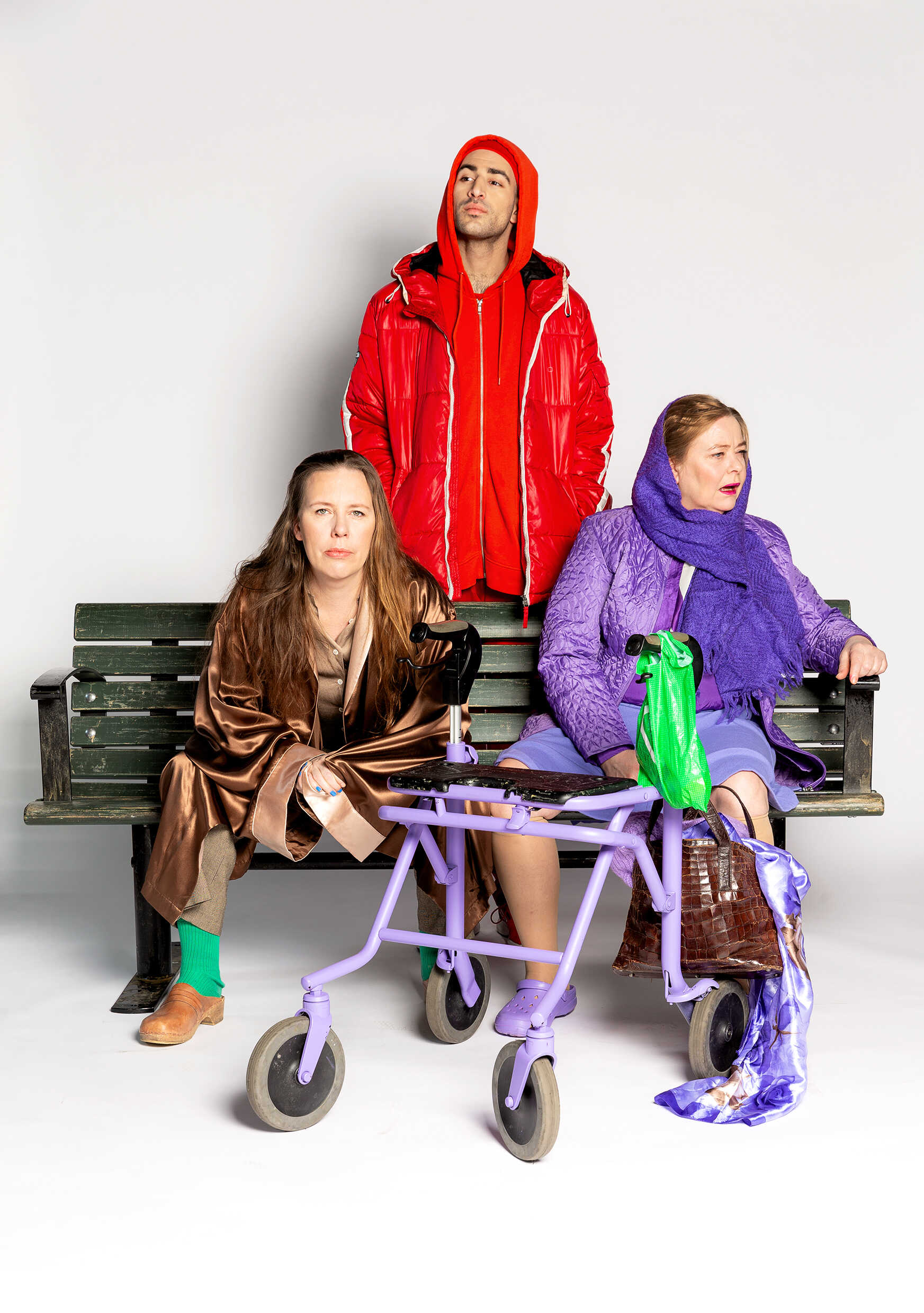 Dilan Amin och Ia Langhammer i Apoteksvaror i Vällingby av Martina Montelius. Urpremiär 8 oktober Kulturhuset Stadsteatern Vällingby