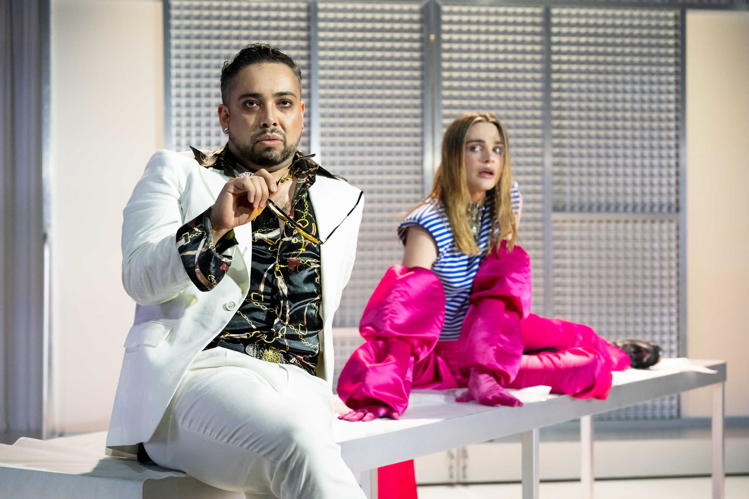 Joel Mauricio Almroth Ortiz och Oliver Andersson i Lycko-Ken. Premiär 12 maj på Lilla Scenen, Kulturhuset Stadsteatern.
