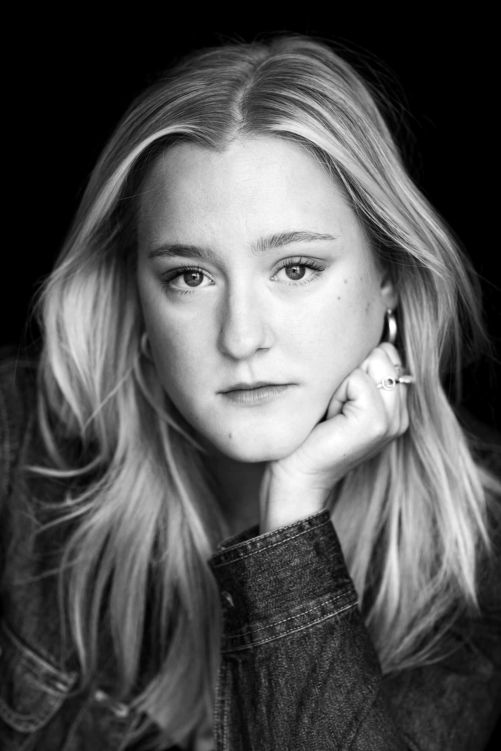 Julia Lyskova, aktuell med pjäsen Mommy Issues. Urpremiär 28 oktober på Lilla scenen, Kulturhuset Stadsteatern.
