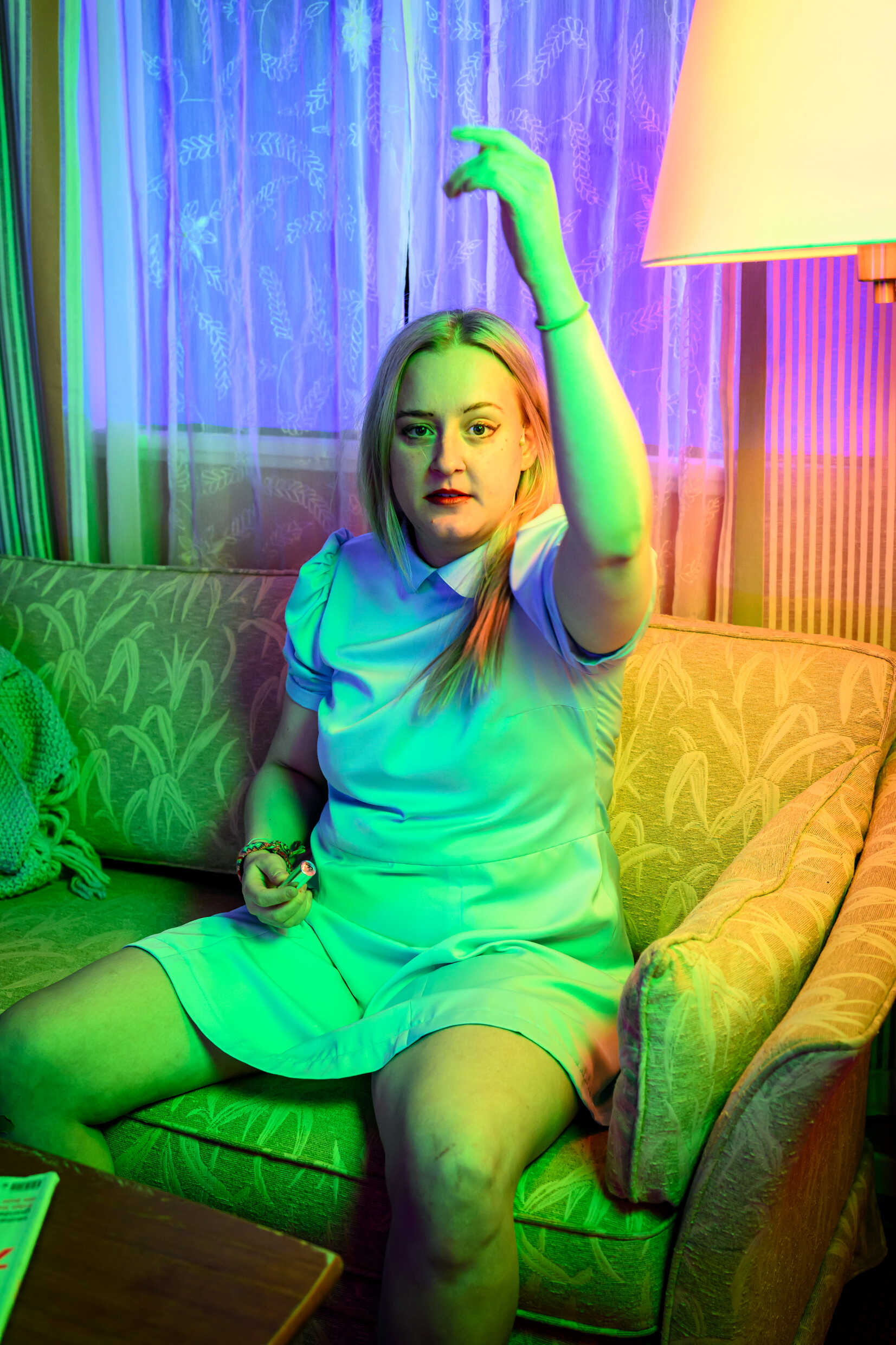 Julia Lyskova i Mommy Issues. Urpremiär 28 oktober på Lilla scenen, Kulturhuset Stadsteatern.