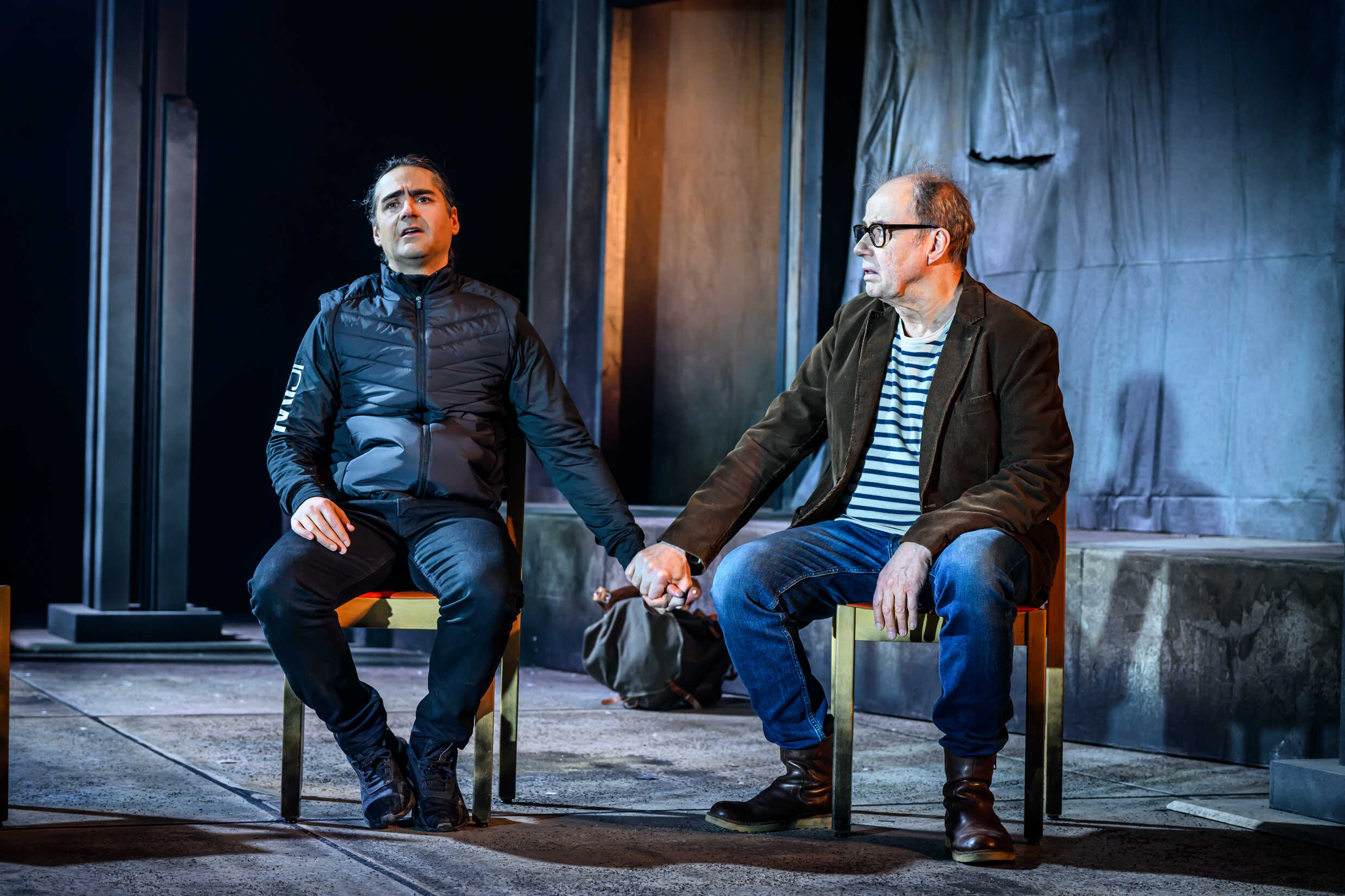 Jonatan Rodriguez och Lennart Jähkel i Lost Lake. Urpremiär 4 februari på Lilla scenen, Kulturhuset Stadsteatern.