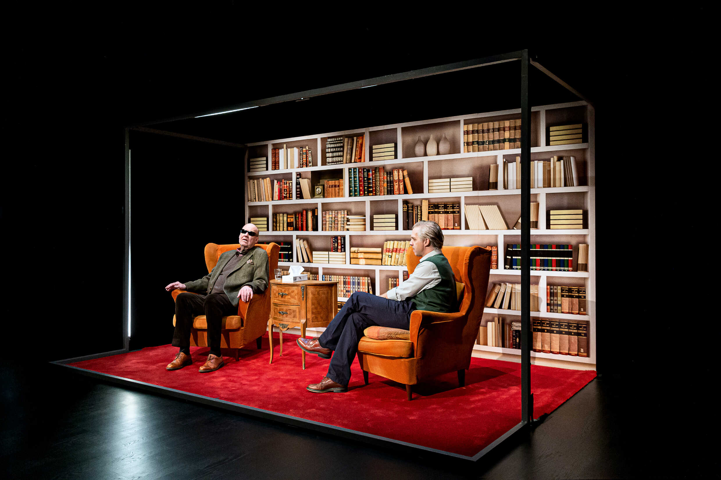 Sten Ljunggren och Fredrik Meyer i Korten på bordet. Nypremiär 19 februari på Soppteatern, Kulturhuset Stadsteatern