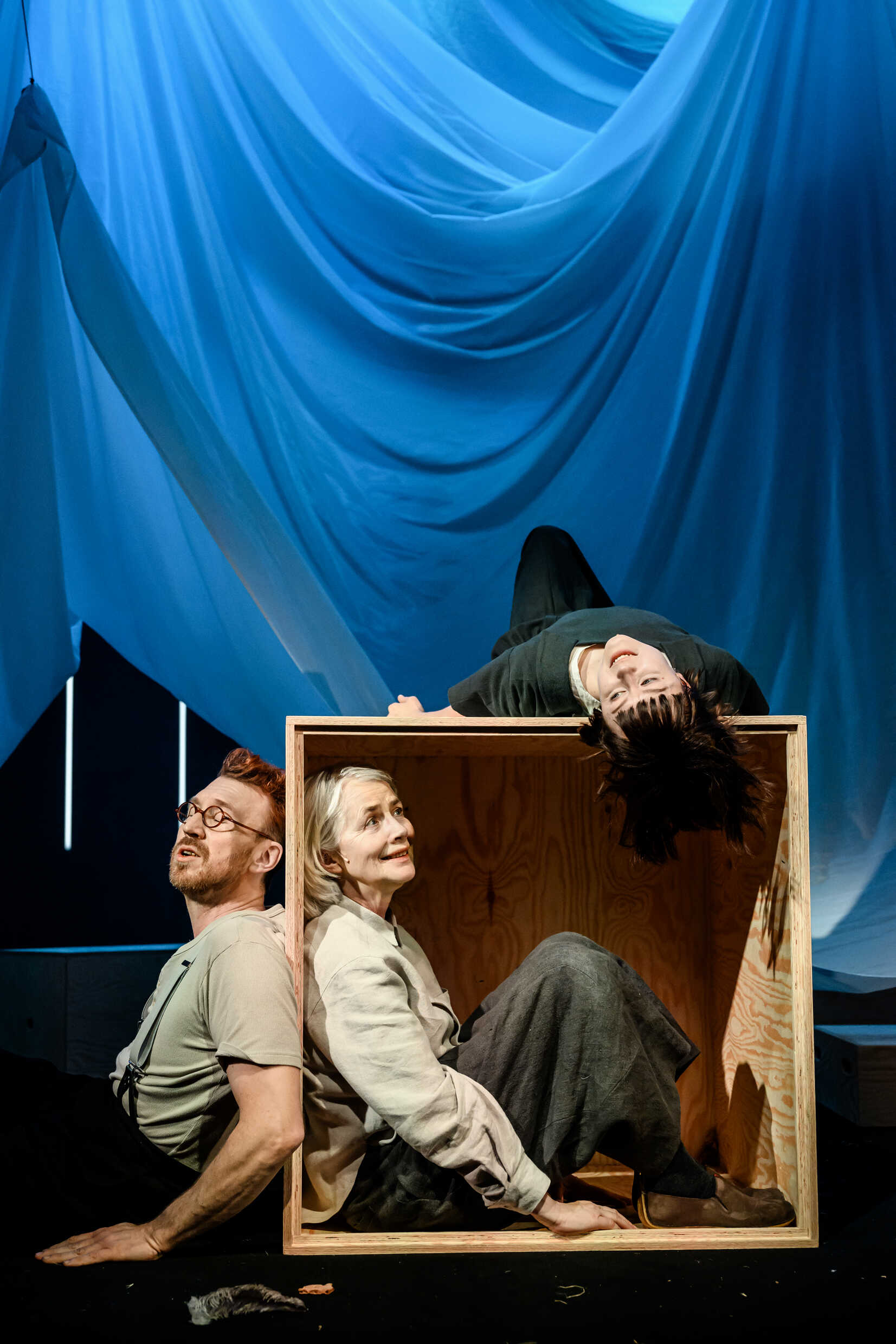 Jonatan Lundberg, Marika Lagercrantz och Matilda Ragnerstam  i Sommarboken av Tove Jansson, Sverigepremiär 4 mars på Lilla scenen, Kulturhuset Stadsteatern