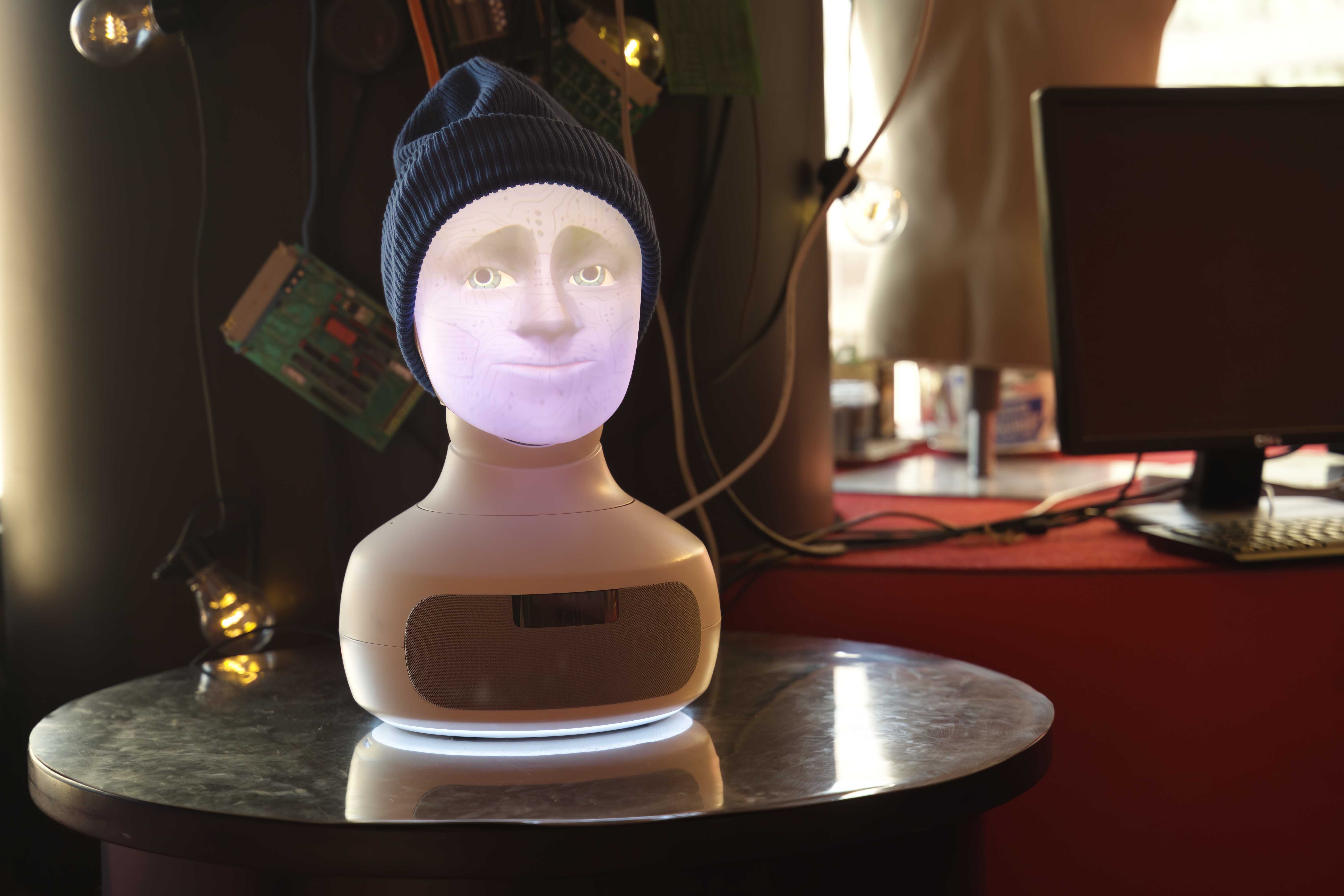 AI-roboten UNO jobbar på Kulturhuset
