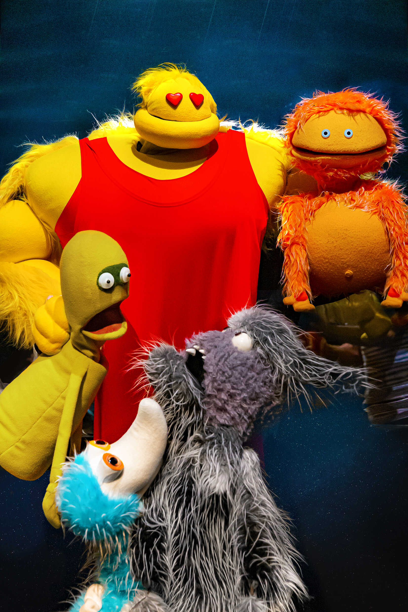 Större än allt, en familjeföreställning om känslor. Premiär 15 september på Marionetteatern, Kulturhuset Stadsteatern.