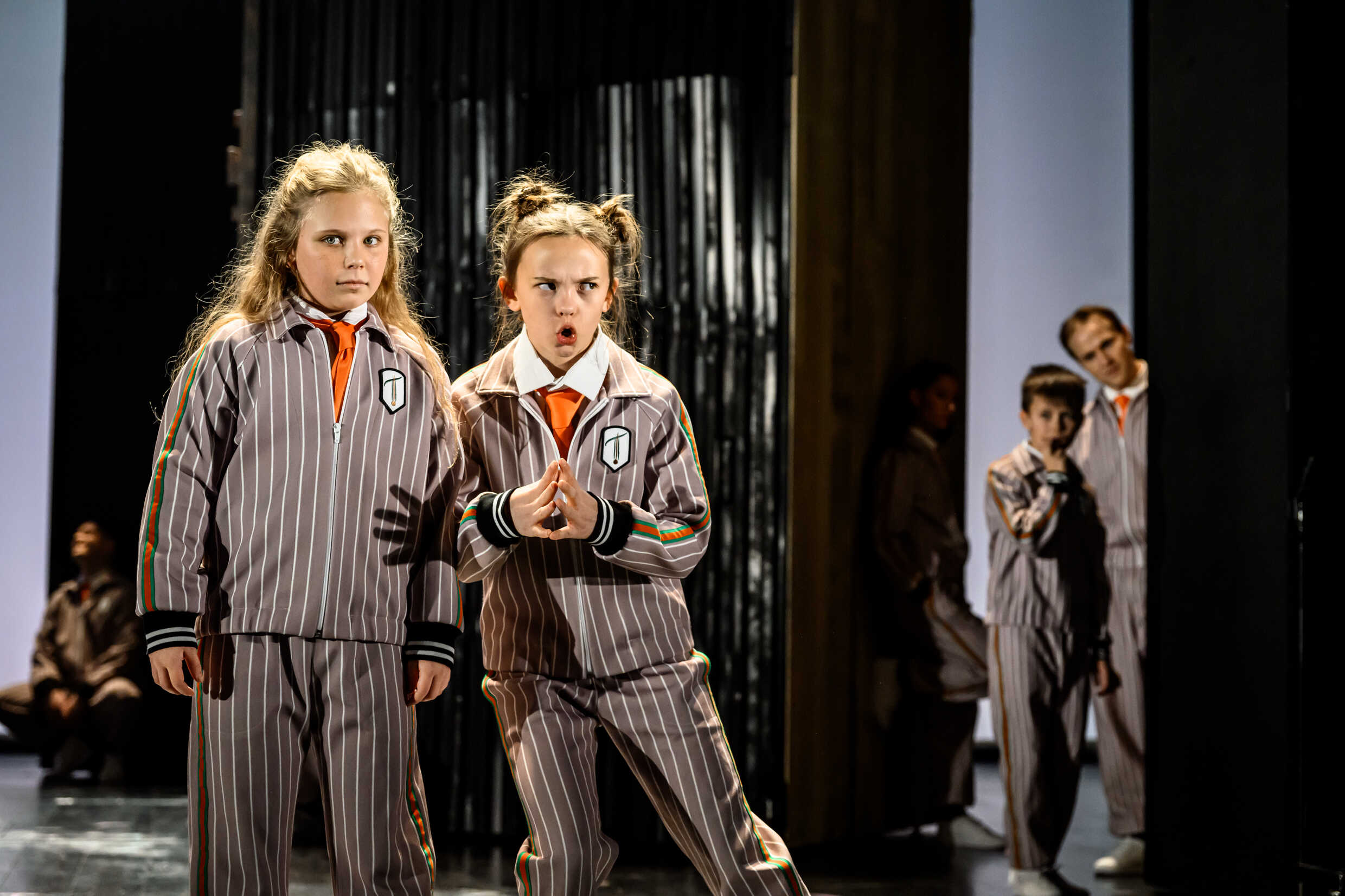 Maja Söderström och Heidi Blanck i Matilda The Musical, premiär 1 december på Stora scenen, Kulturhuset Stadsteatern.