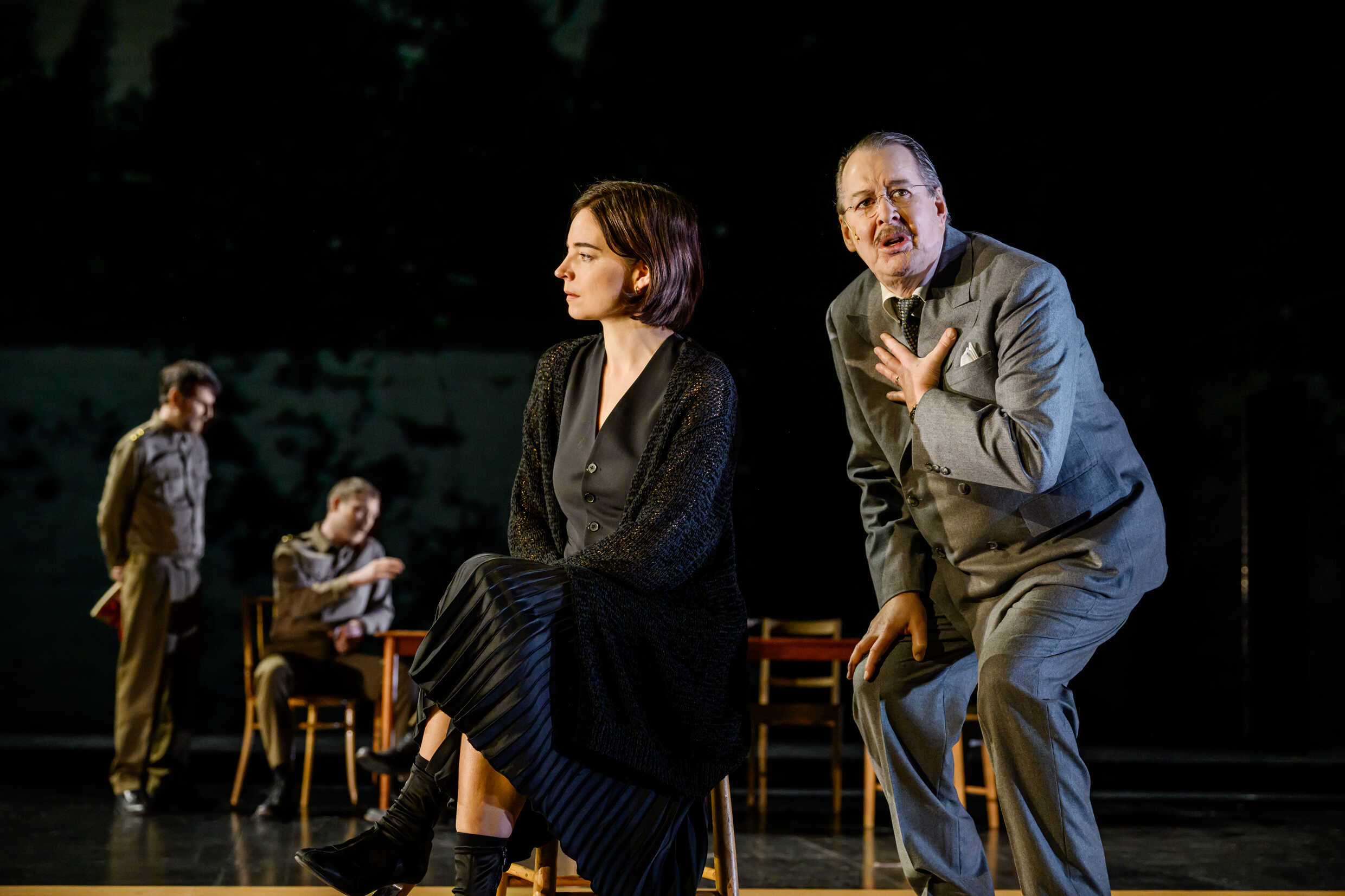 Louise Peterhoff och Göran Ragnerstam i Tre systrar. Premiär 23 februari på Stora scenen, Kulturhuset Stadsteatern.