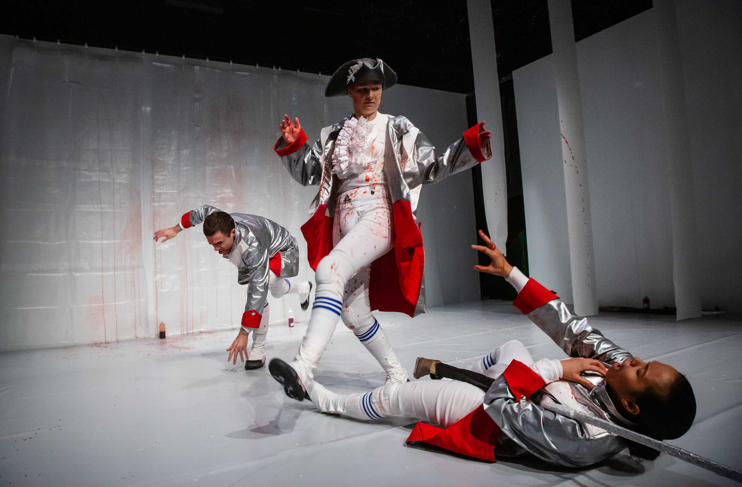 Candide på Kulturhuset Stadsteatern Vällingby i samarbete med Malmö dockteater