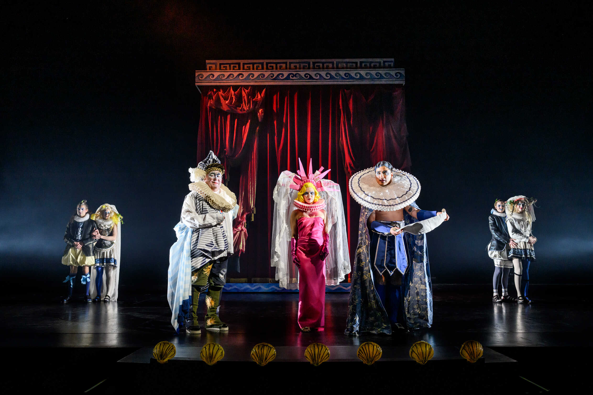 Emil Hedayat, Karin Li Körsbärsdal, Leif Andrée, Sofia Papadimitriou Ledarp, Carlos Romero Cruz, 
Paula Sundberg och Manuela Gotskozik Bjelke i En midsommarnattsdröm. Premiär 19 april på Stora scenen, Kulturhuset Stadsteatern.