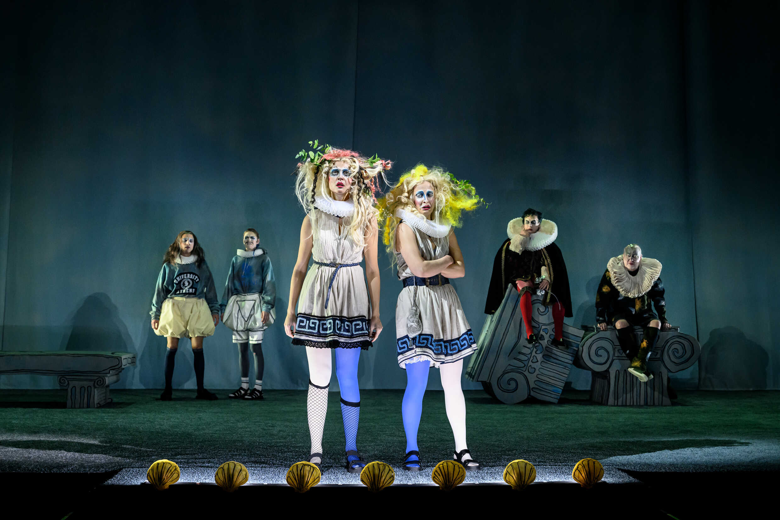Emil Hedayat, Paula Sundberg, Manuela Gotskozik Bjelke,  Karin Li Körsbärsdal, Pablo Leiva Wenger och Leif Andrée i En midsommarnattsdröm. Premiär 19 april på Stora scenen, Kulturhuset Stadsteatern.
