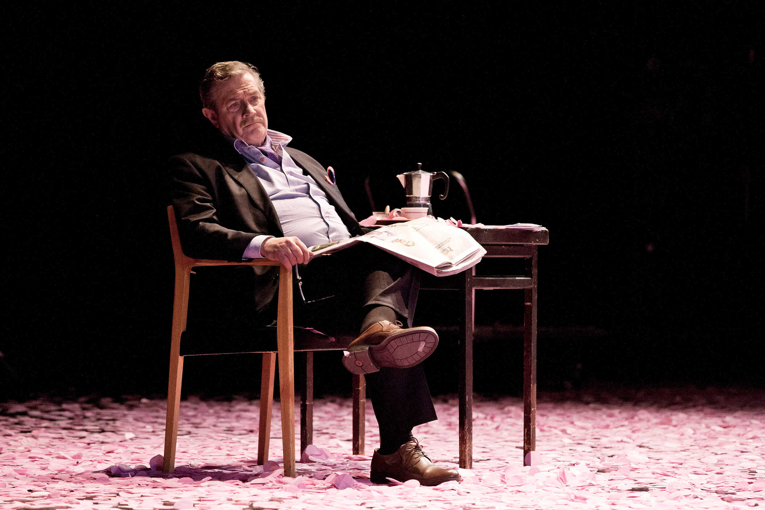 Allan Svensson, Körsbärsträdgården (2013), Stora scenen, Kulturhuset Stadsteatern