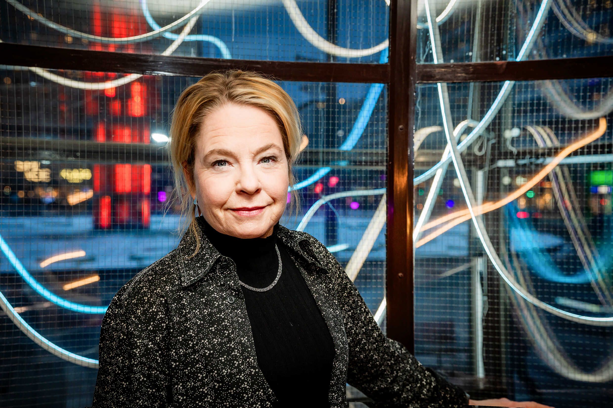 Karin Hübinette, moderator för 10 år sedan flyktingkrisen, Samtal & Debatt på Kulturhuset Stadsteatern