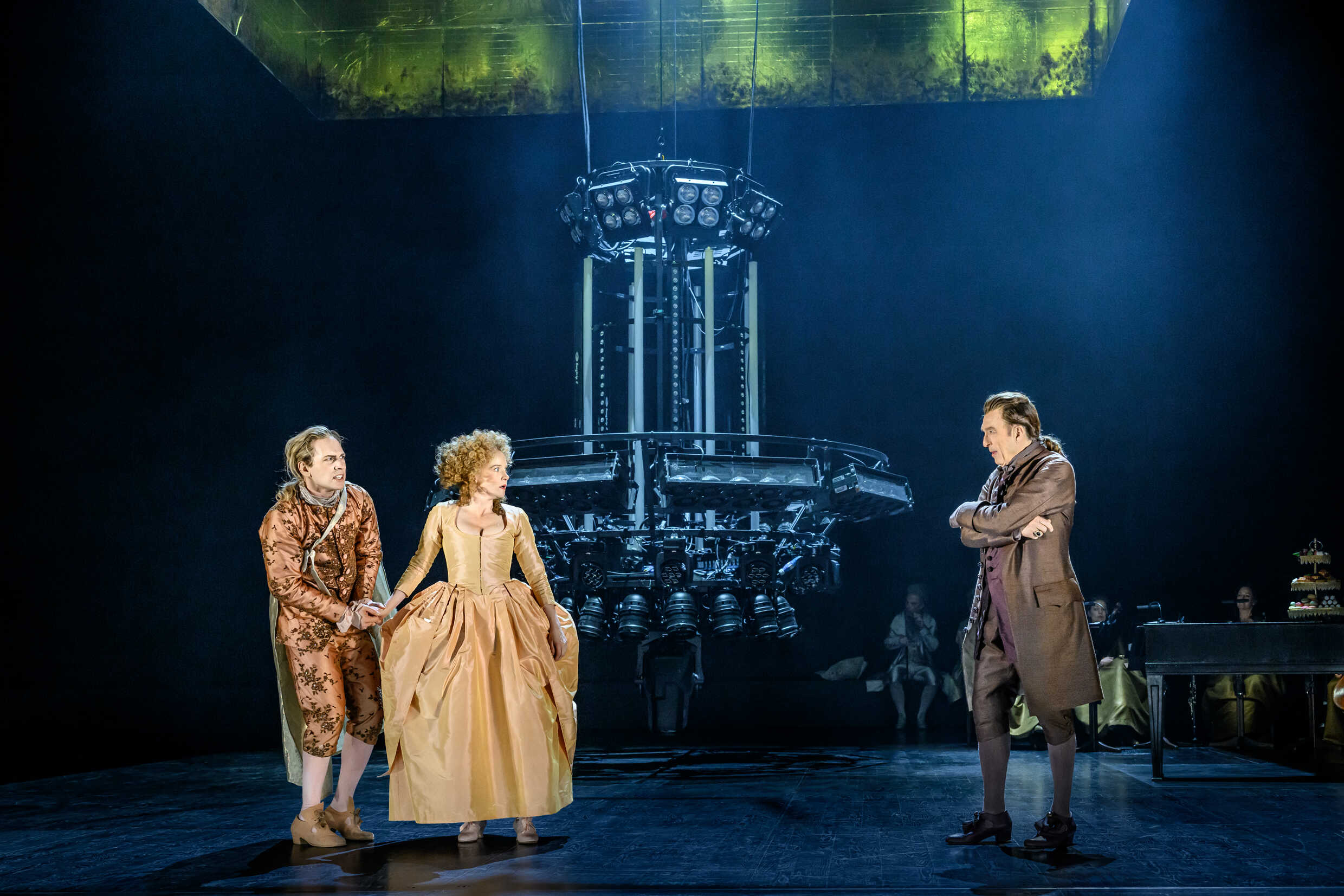 Simon Reithner, Maja Rung och  Philip Zandén, Steve Kratz, Alva Press och Elin Willert i Amadeus. Premiär 7 februari på Stora scenen, Kulturhuset Stadsteatern.