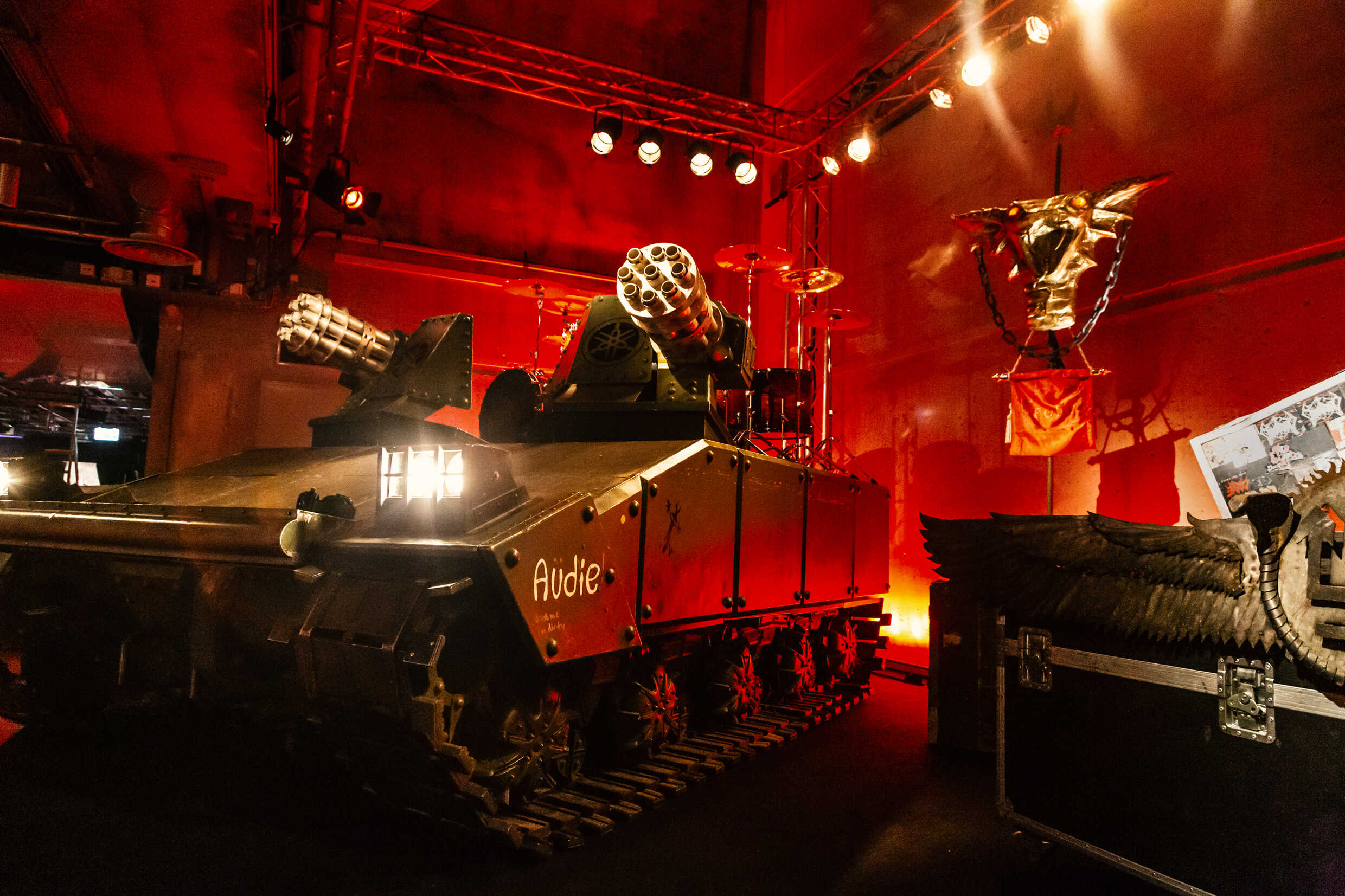 Utställningen Total metal är öppen 13 februari- 21 september.