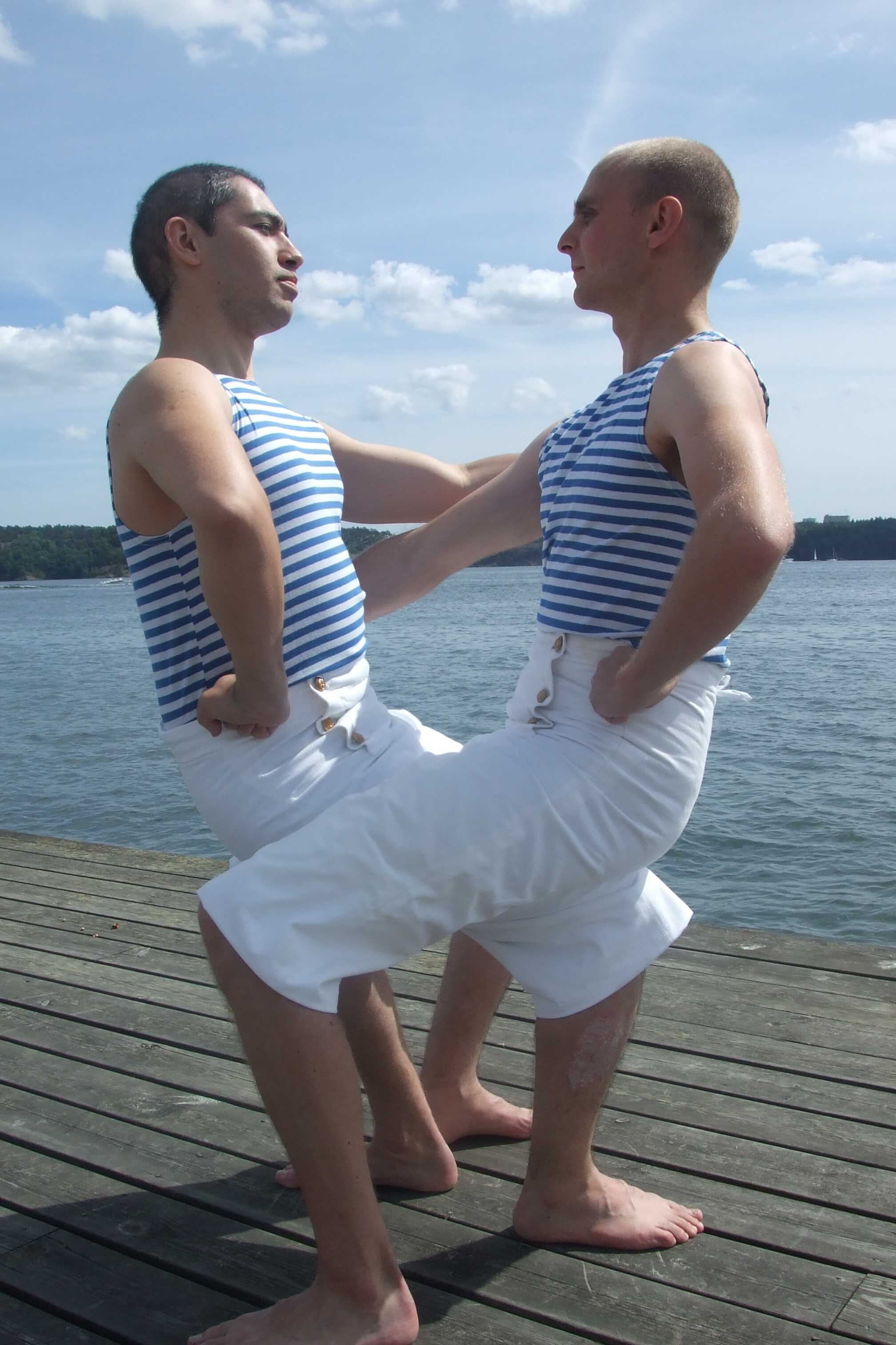 Till Havs. Urpremiär 11 juli. Medverkande: Alejandro Bonnet och Martin Hasselgren.