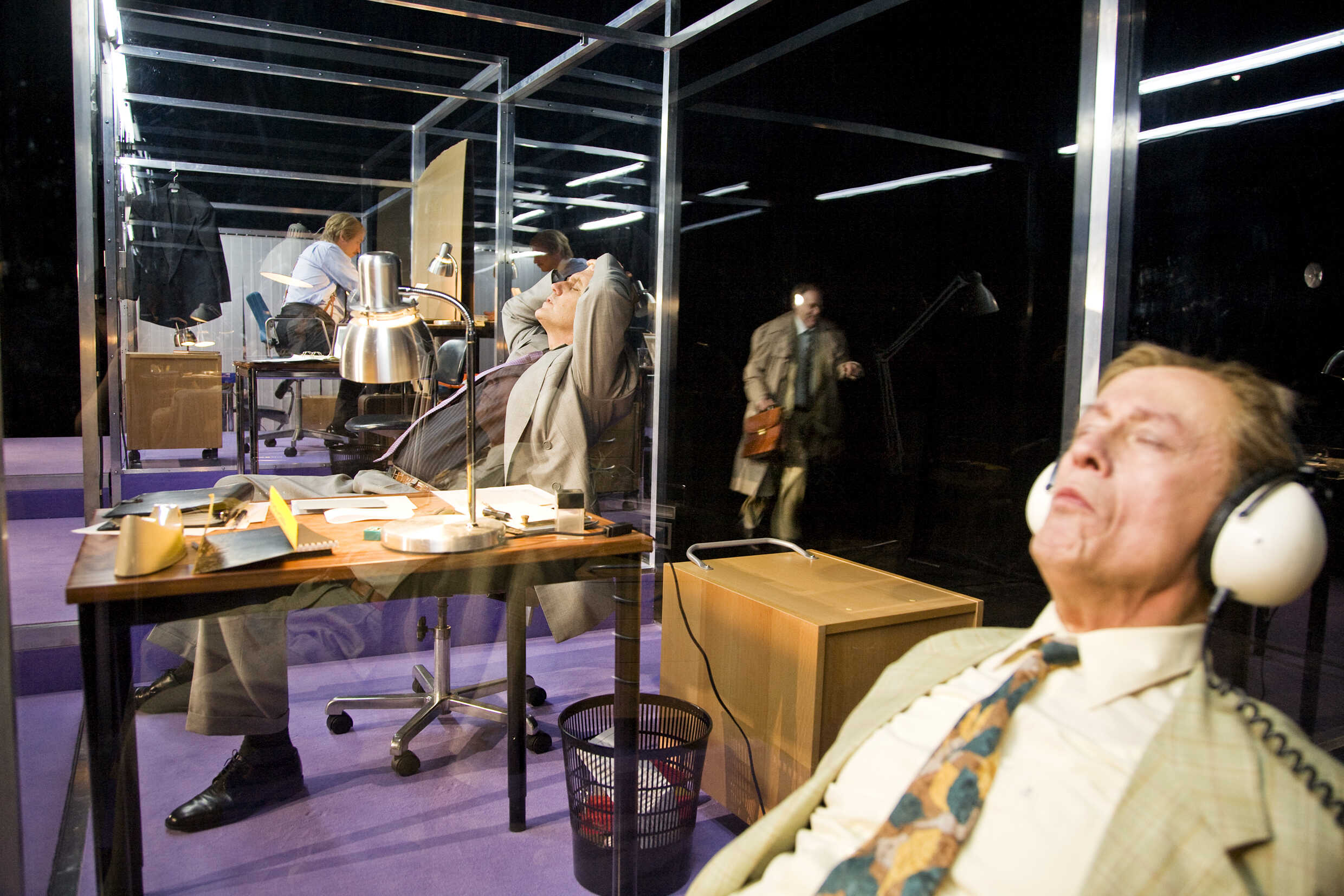 Stefan Ekman, Ralph Carlsson, Niklas Falk,  Lars Göran Persson i Glengarry Glen Ross av David Mamet. Sverigepremiär 28 nov
