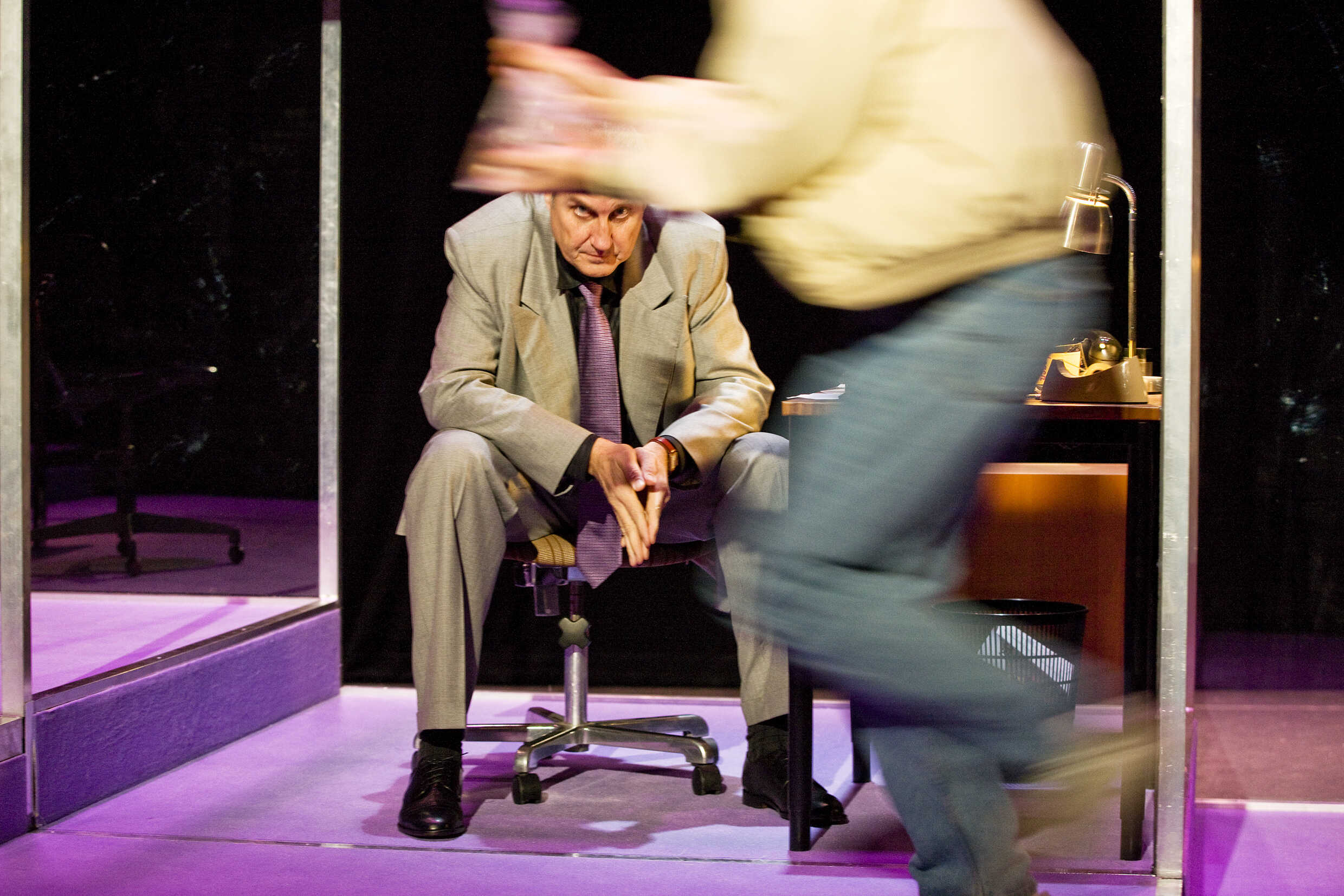 Ralph Carlsson och Lars Bringås i Glengarry Glen Ross av David Mamet. Sverigepremiär 28 november