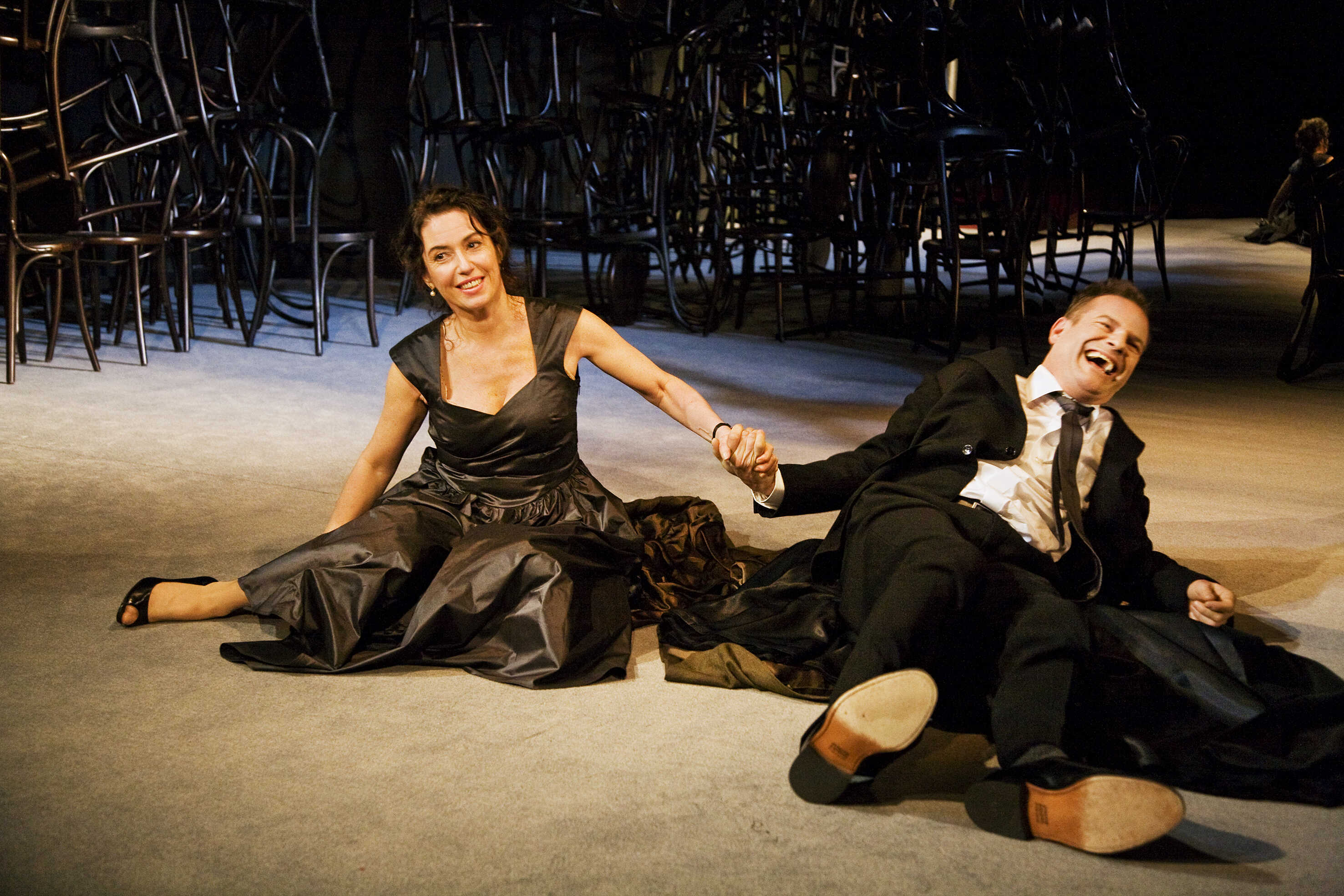 Jacob Ericksson och Jessica Zandén i Brott och brott. Premiär 21 mars 2009 på Strindbergs Intima teater.