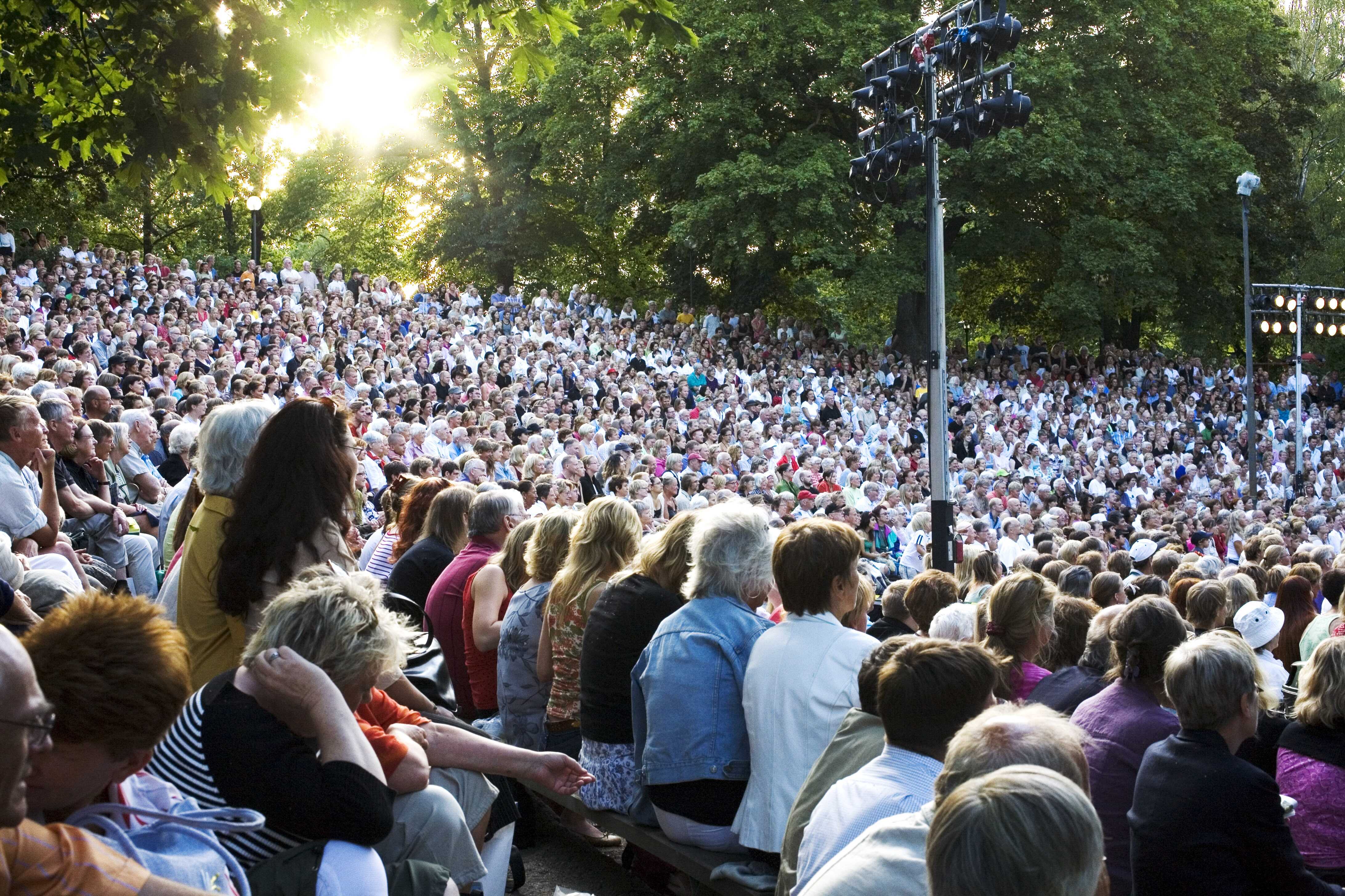 Parkteatern: Publik i Vitabergsparken