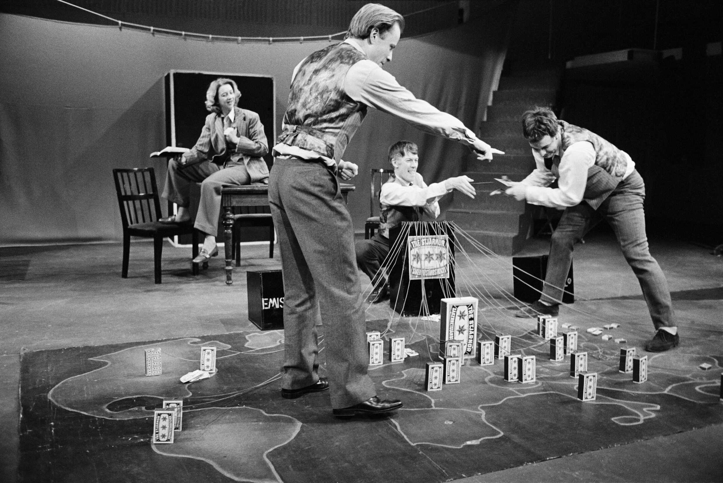 IVAR KREUGERS SVINDLANDE AFFÃ„RER, 1969 FrÃ¥n vÃ¤nster: Meta Velander, Helge Skoog, Hans Bendrik och GÃ¶sta Bredefeldt.