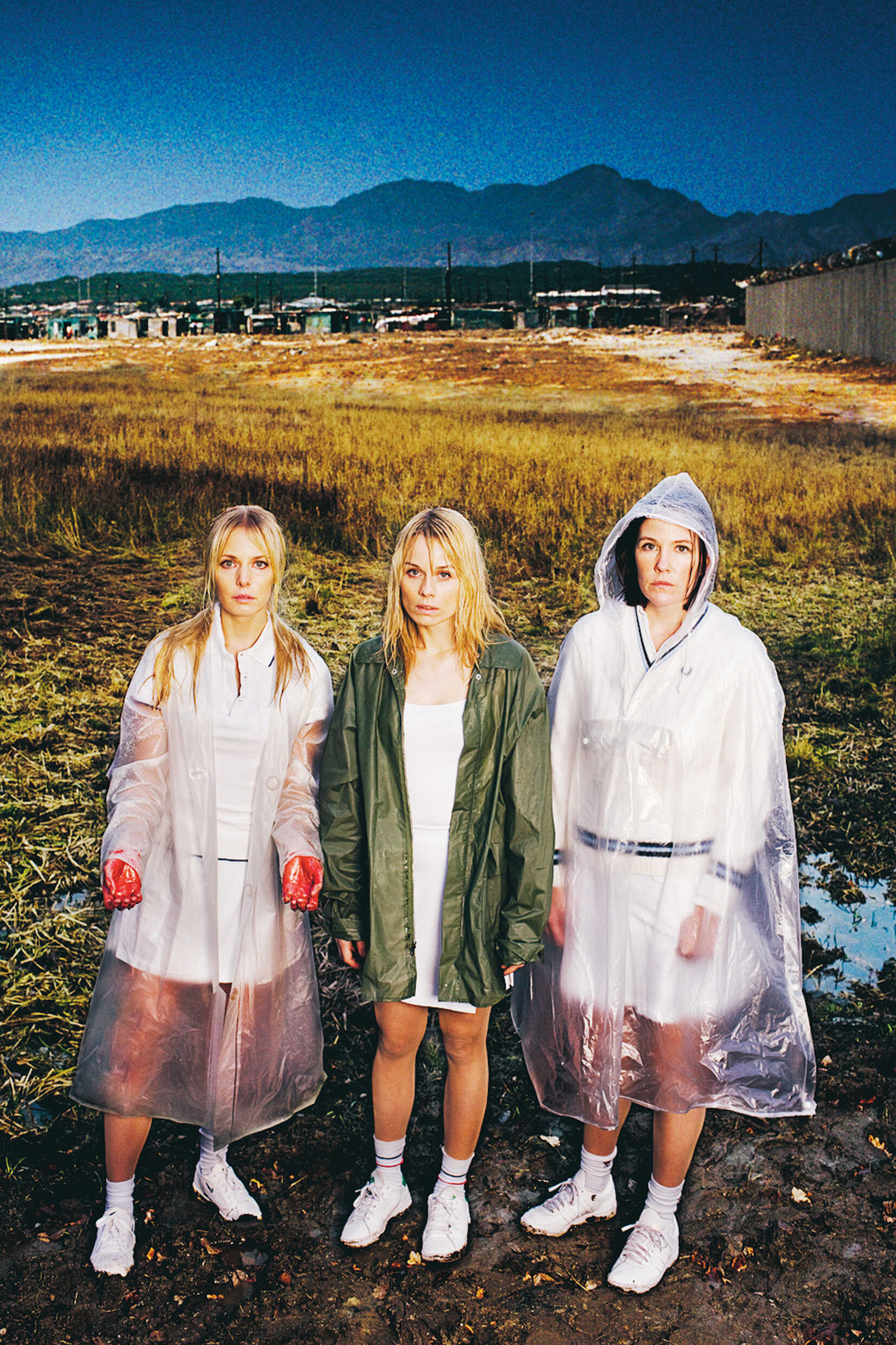 Hanna Malmberg, Helena Af Sandeberg och Sofi Helleday i Rött och grönt.