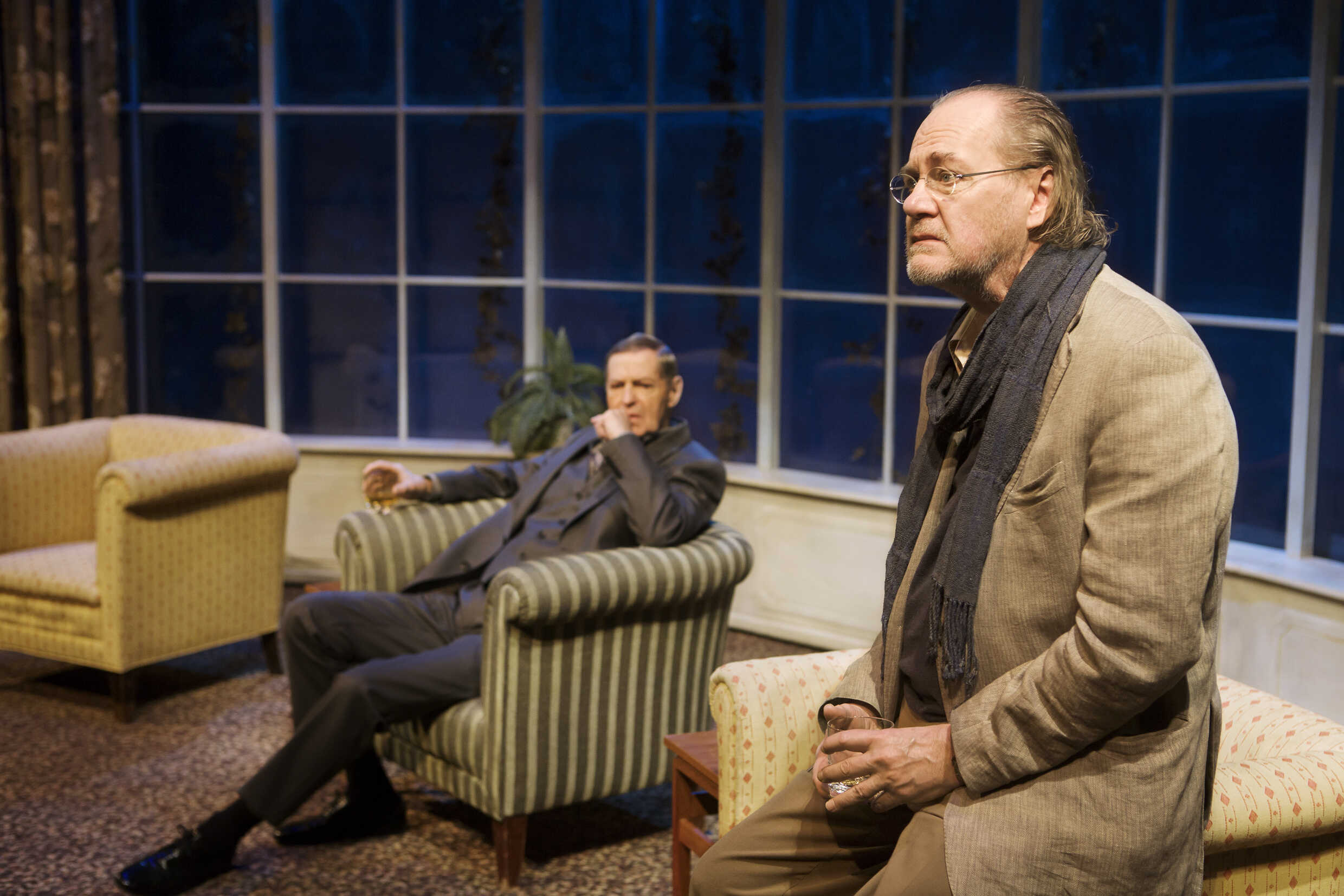 Peter Haber och Lars Lind i Ingen Mans Land. Premiär den första december.