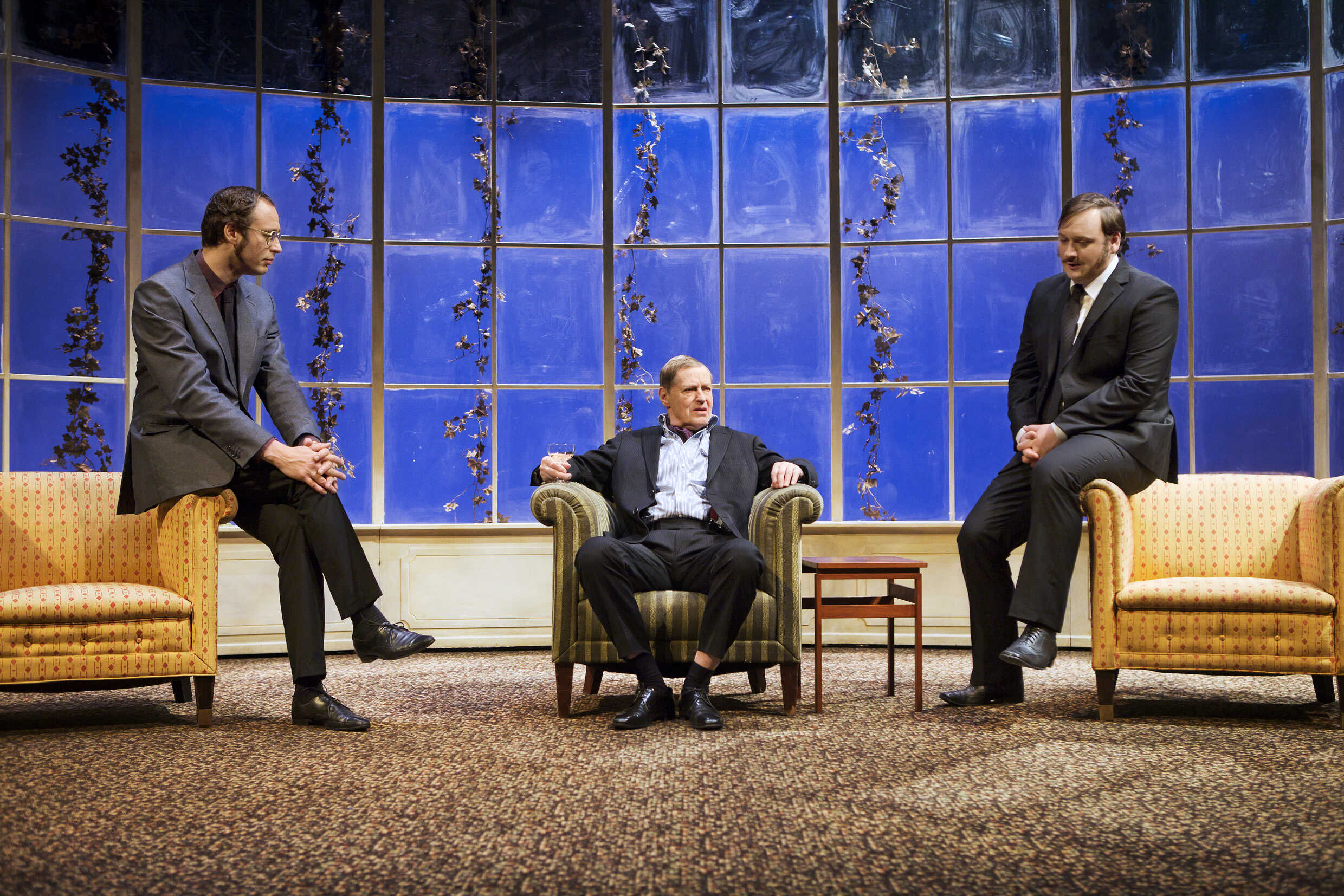 Lars Lind, Joakim Gräns och Jonas Hellman-Driessen i Ingen Mans Land. Premiär den första december.