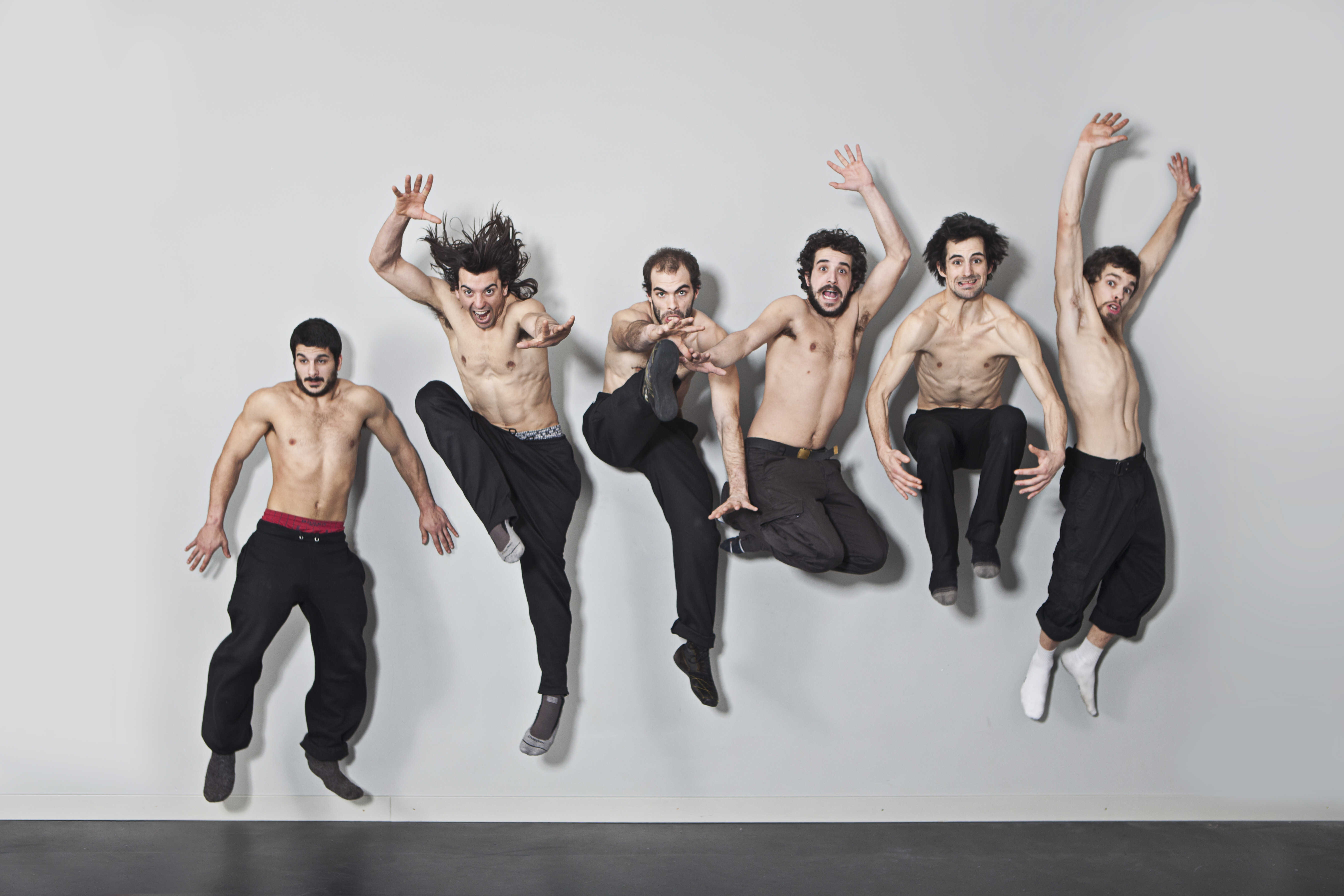 Sidney Pin, Bahoz Temaux, Thibaut Brignier, Mathieu Lagaillarde, Arnau Serra Vila, Julien Auger i La meute. Spelar i Vitabergsparken 11-12 augusti kl. 10 på Parkteatern 2012