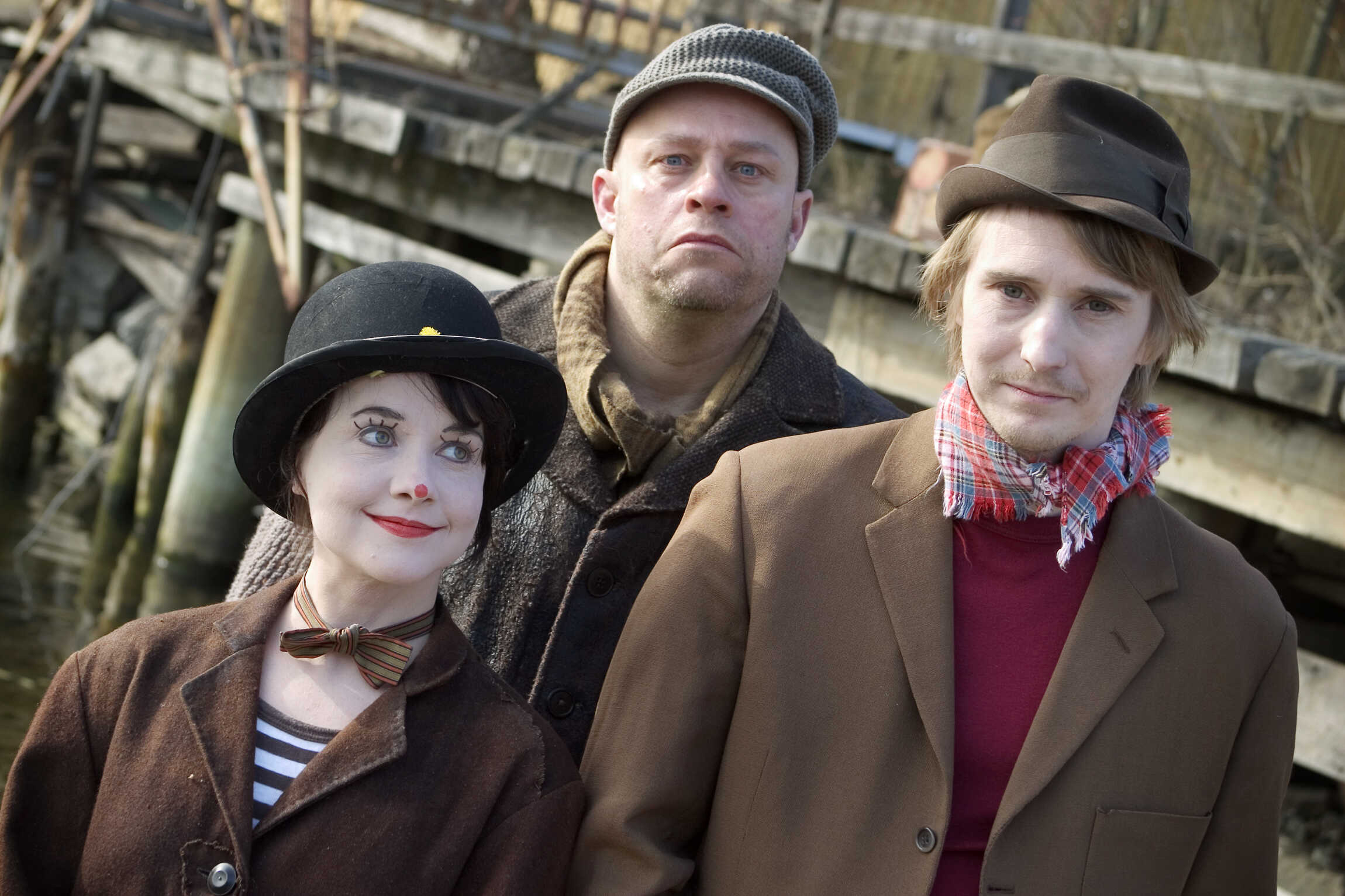 Parkteatern: Siri Hamari, Bert Gradin och Krister Lindgren i La Strada. Premiär 30 juli 2004
