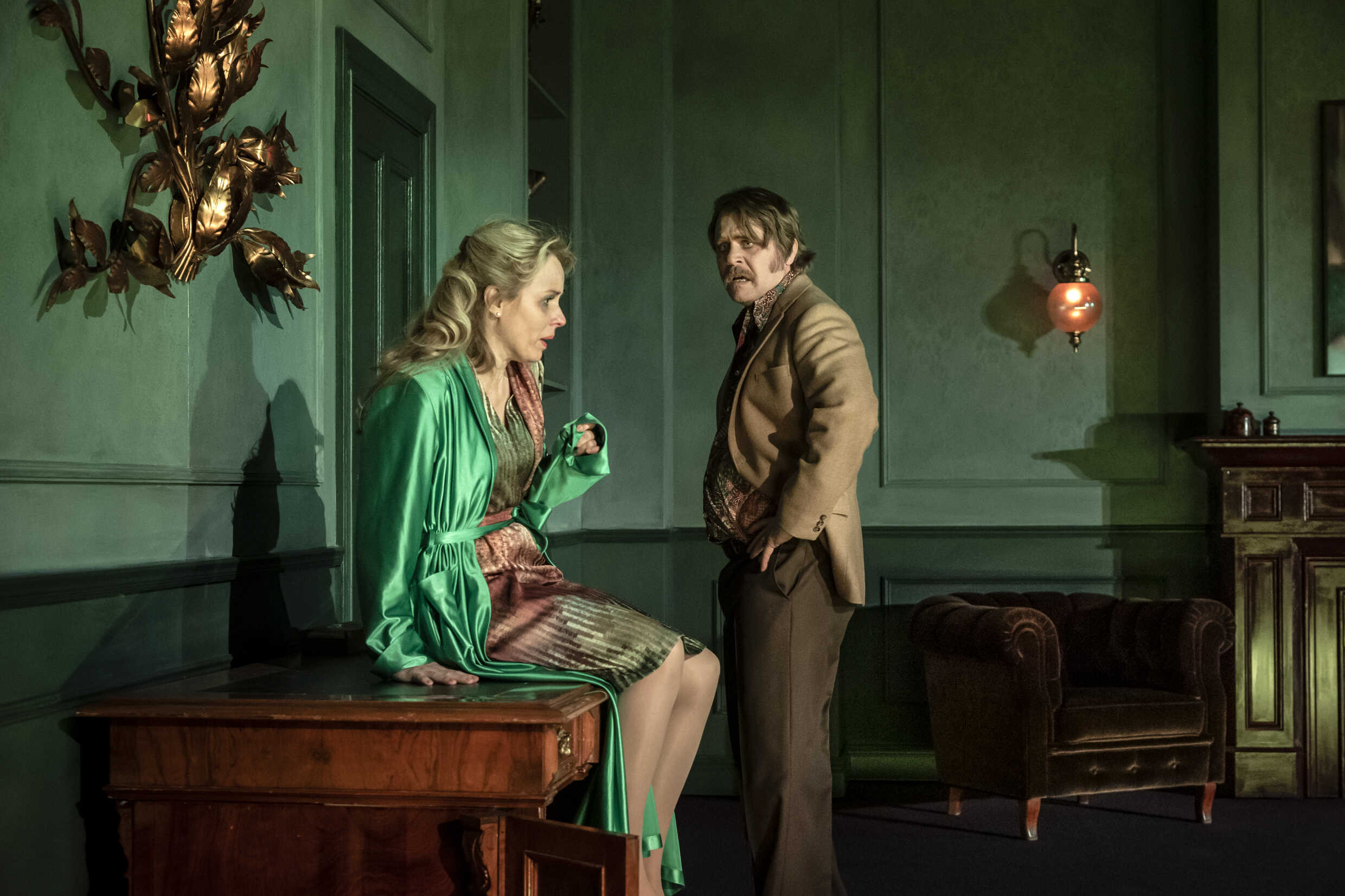 Helena af Sandeberg och Henrik Norlén i Gasljus. Premiär på Lilla scenen 7 maj 2021.