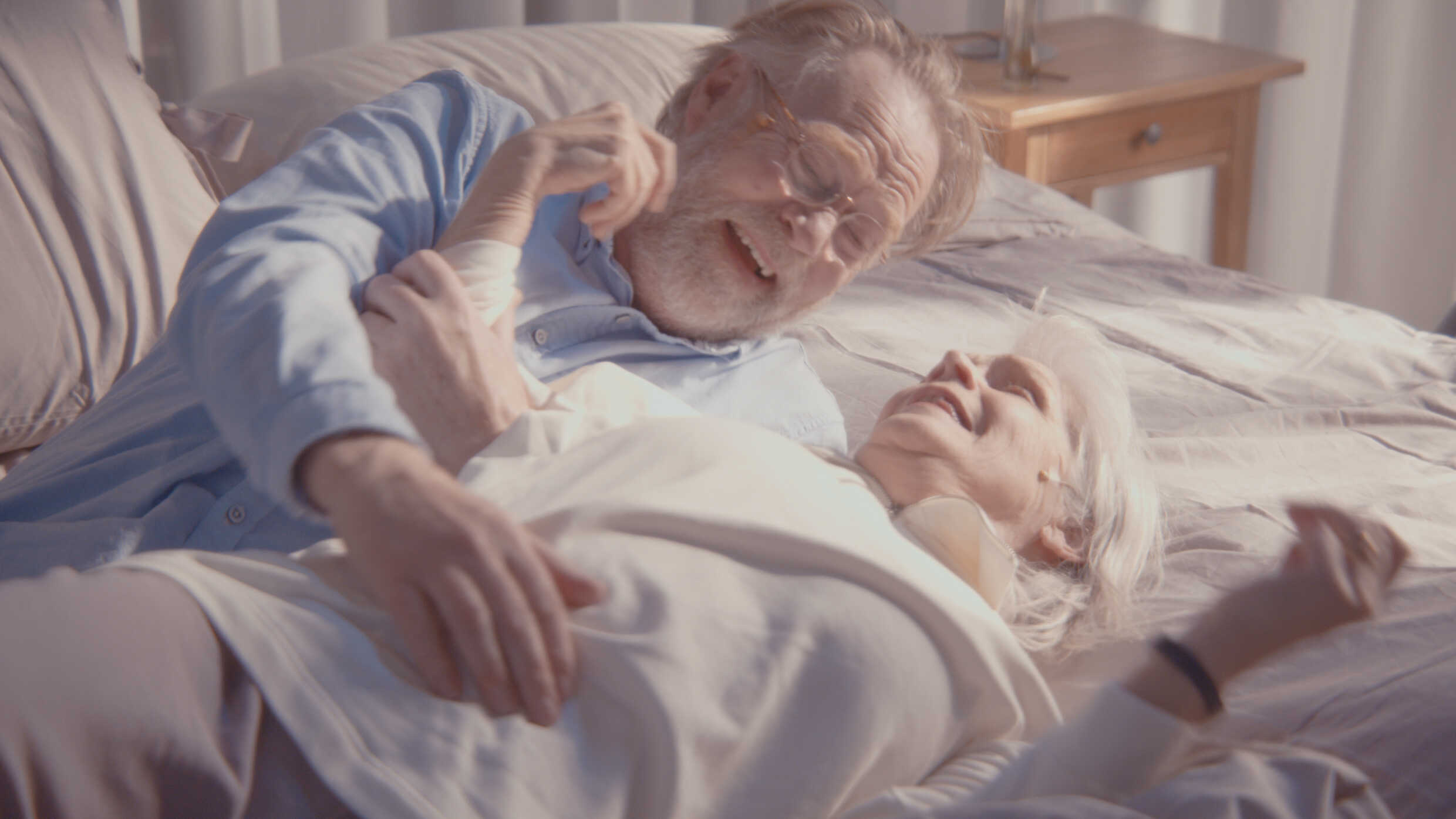 Nu sätts den oscarsbelönade filmen Amour upp som teater för första gången med Marika Lindström och Niklas Falk i huvudrollerna. Premiär 4 december på Klarascenen, Kulturhuset Stadsteatern.