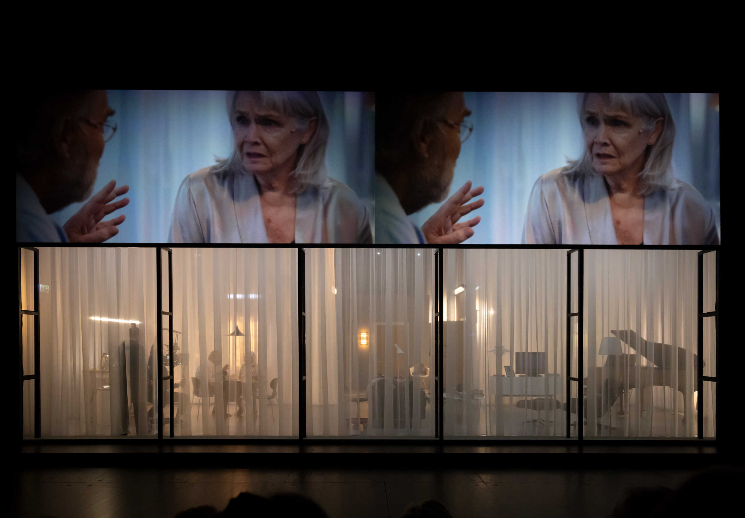 Nu sätts den oscarsbelönade filmen Amour upp som teater för första gången med Marika Lindström och Niklas Falk i huvudrollerna. Premiär 4 december på Klarascenen, Kulturhuset Stadsteatern.