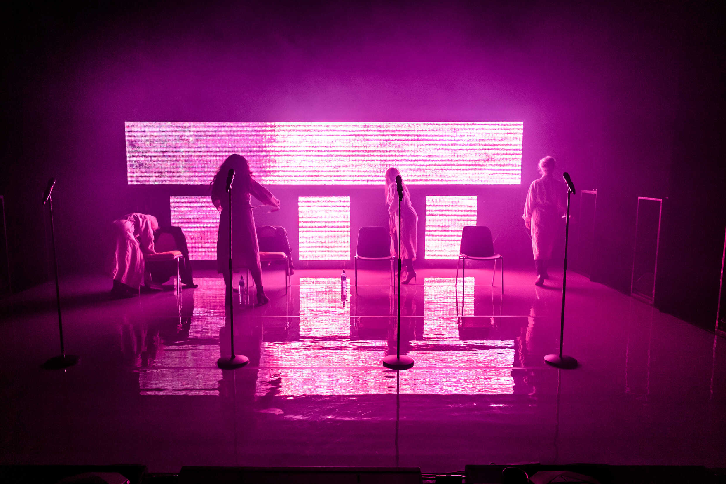 Pjäsen Mammorna, baserad på Alexandra Pascalidous roman, kommer till Kulturhuset Stadsteatern med premiär 14 januari på Lilla scenen. I rollerna ser vi Maria Salah, Chatarina Larsson, Gloria Tapia och Lo Kauppi.