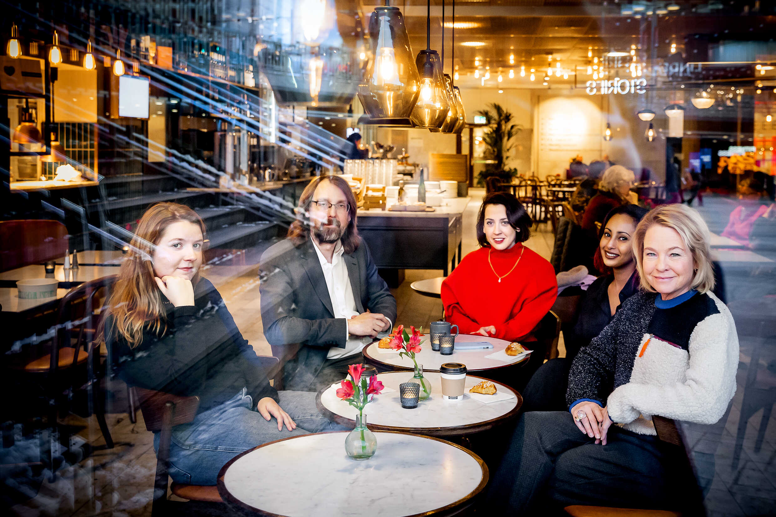 På bilden från vänster:  Susanna Kierkegaard , Andreas Johansson Heinö,  Eva Kopito,  Najma Mohamed och  Karin Hübinette.